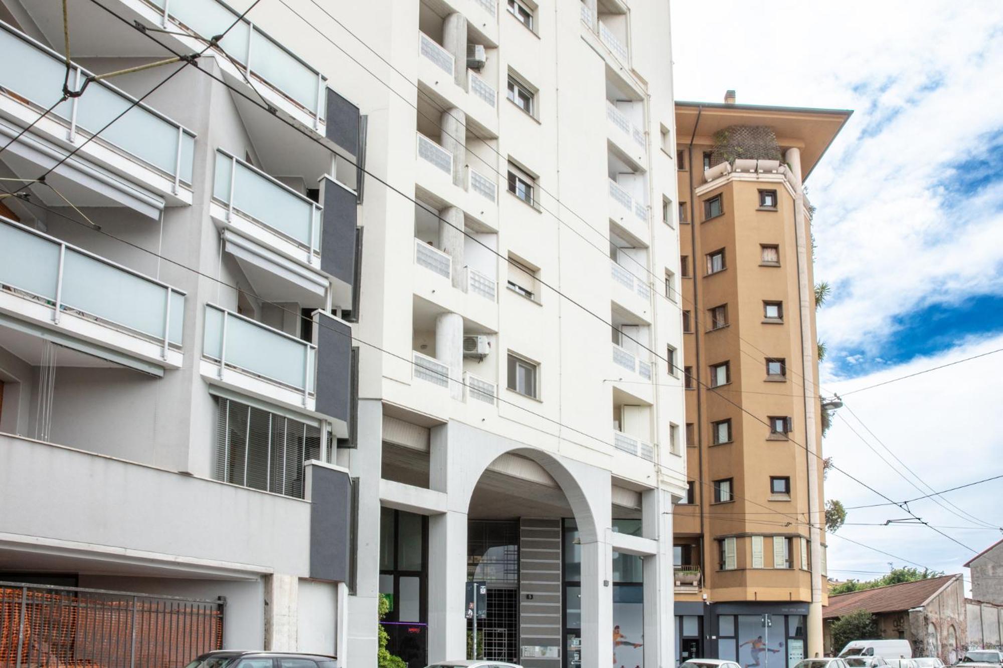 Dehomes - Porta Genova Luxury