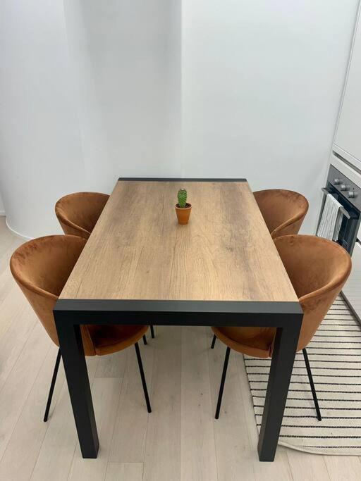 Apartment Modern - Walking Distance To Station