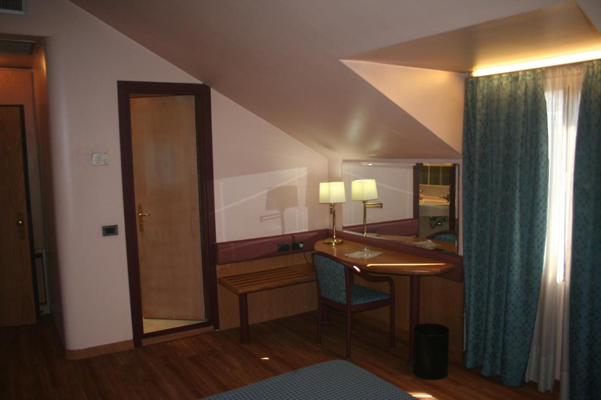 Albert Hotel