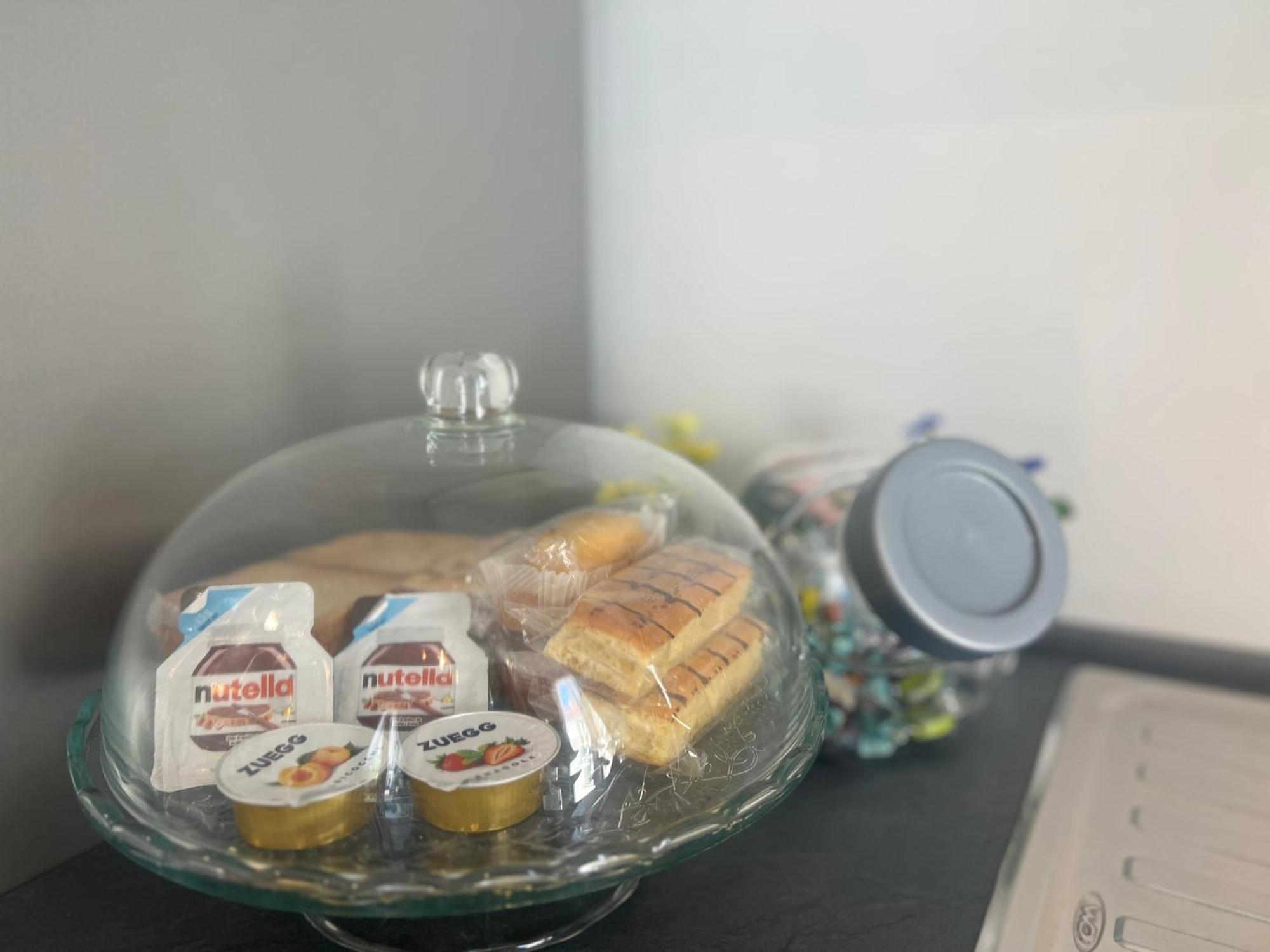 Appartement Regina In Melegnano - Wifi, Breakfast Box And Terrace *