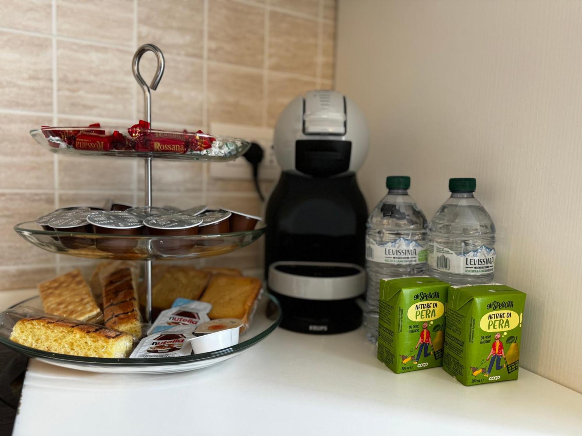 Regina In Sky Santa Giulia - Sky Tv, Wifi E Breakfast Box Lejlighed