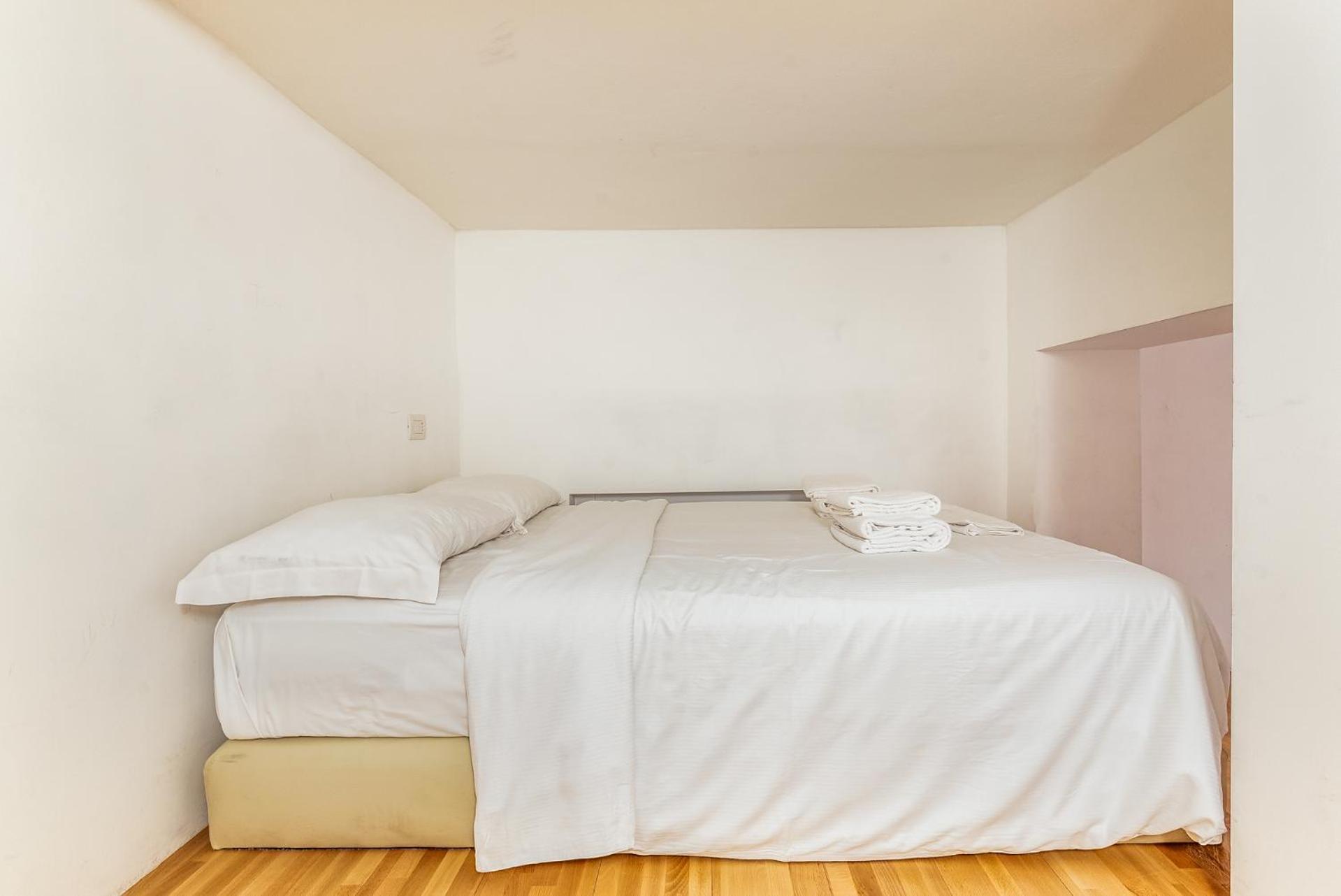 Brand New 5 Pax Wifi Corso Sempione Apartment