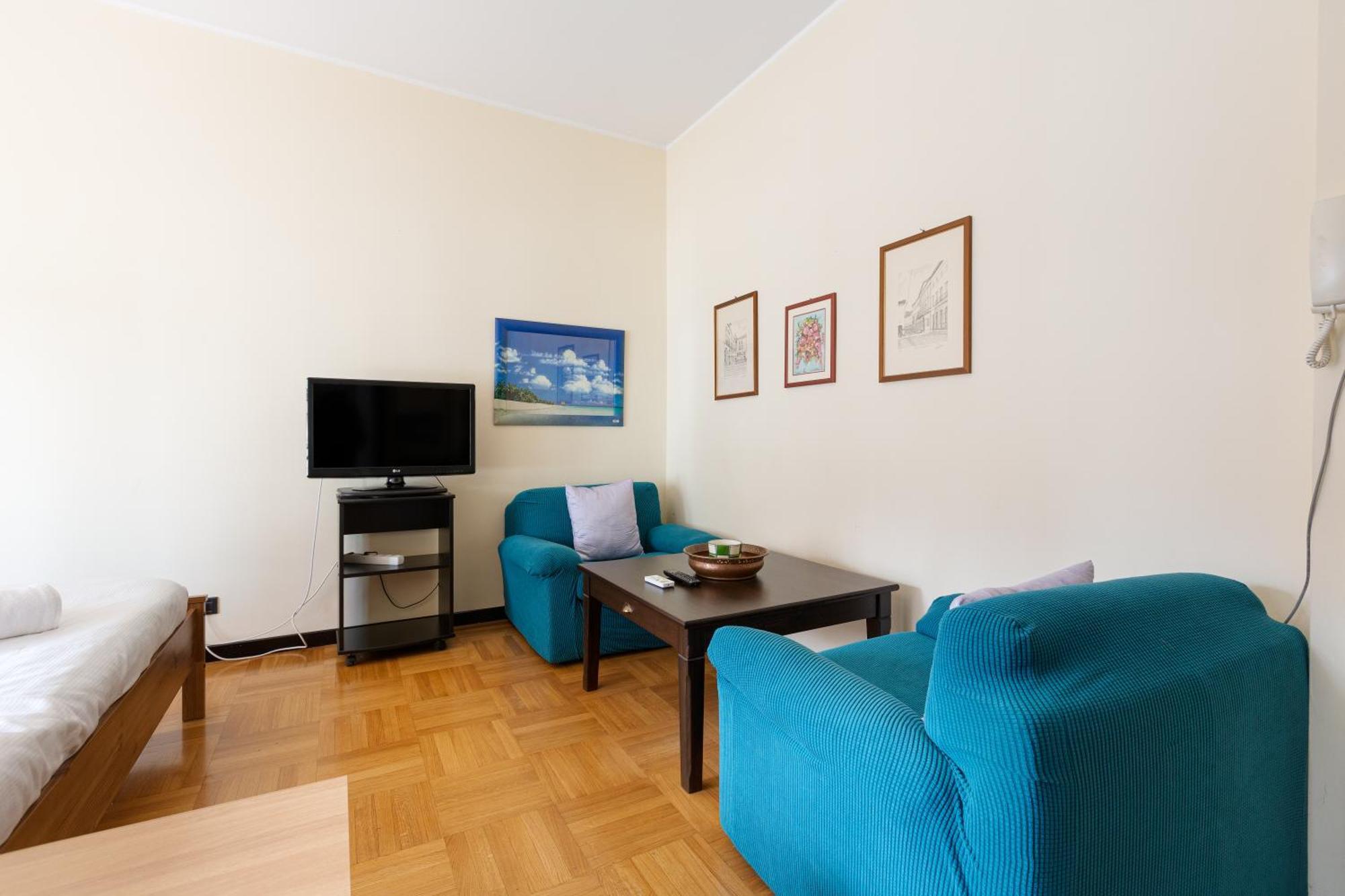 Forlanini - Functional With Balcony! * Mailand