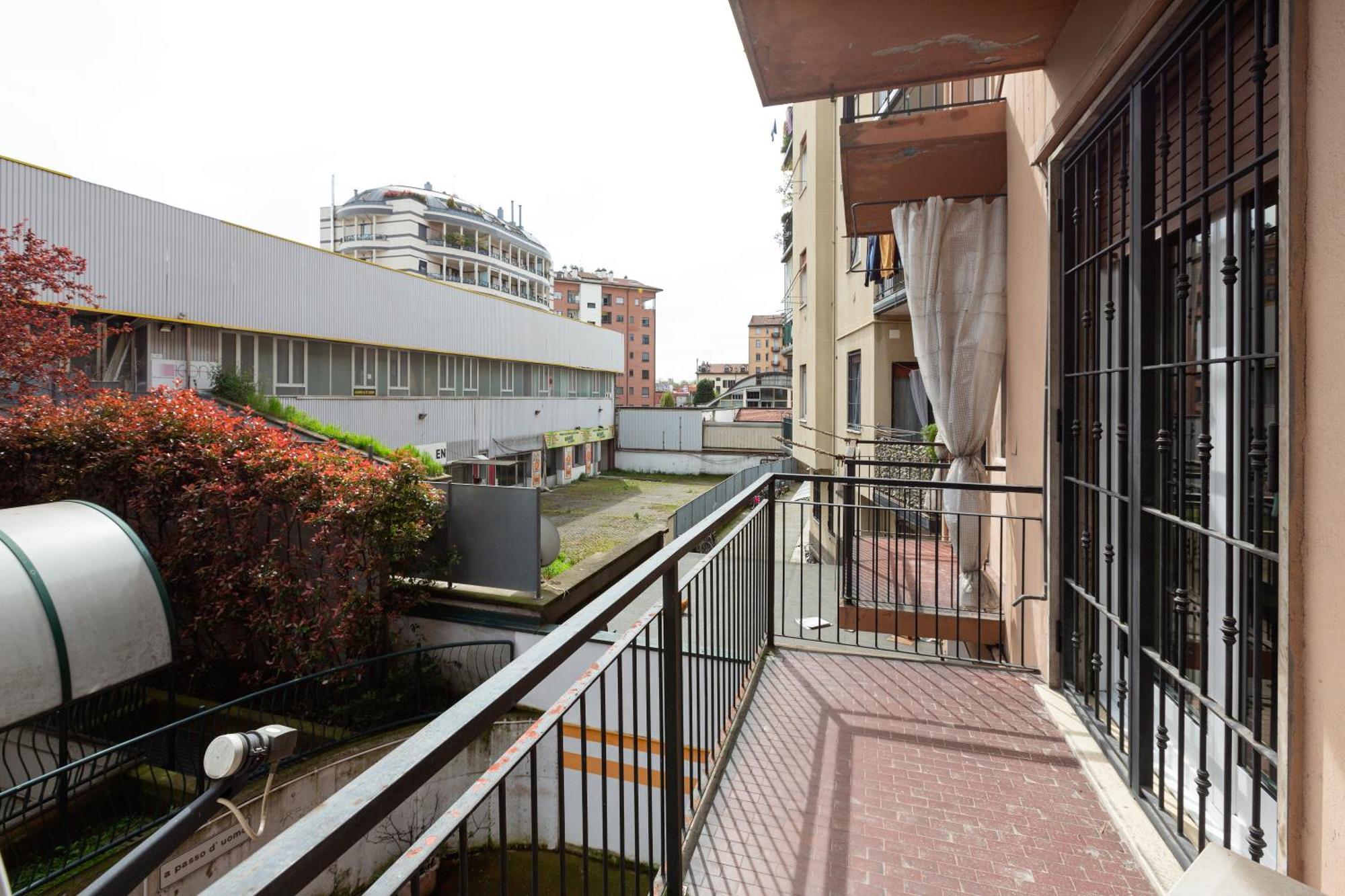 Forlanini - Functional With Balcony! Mailand