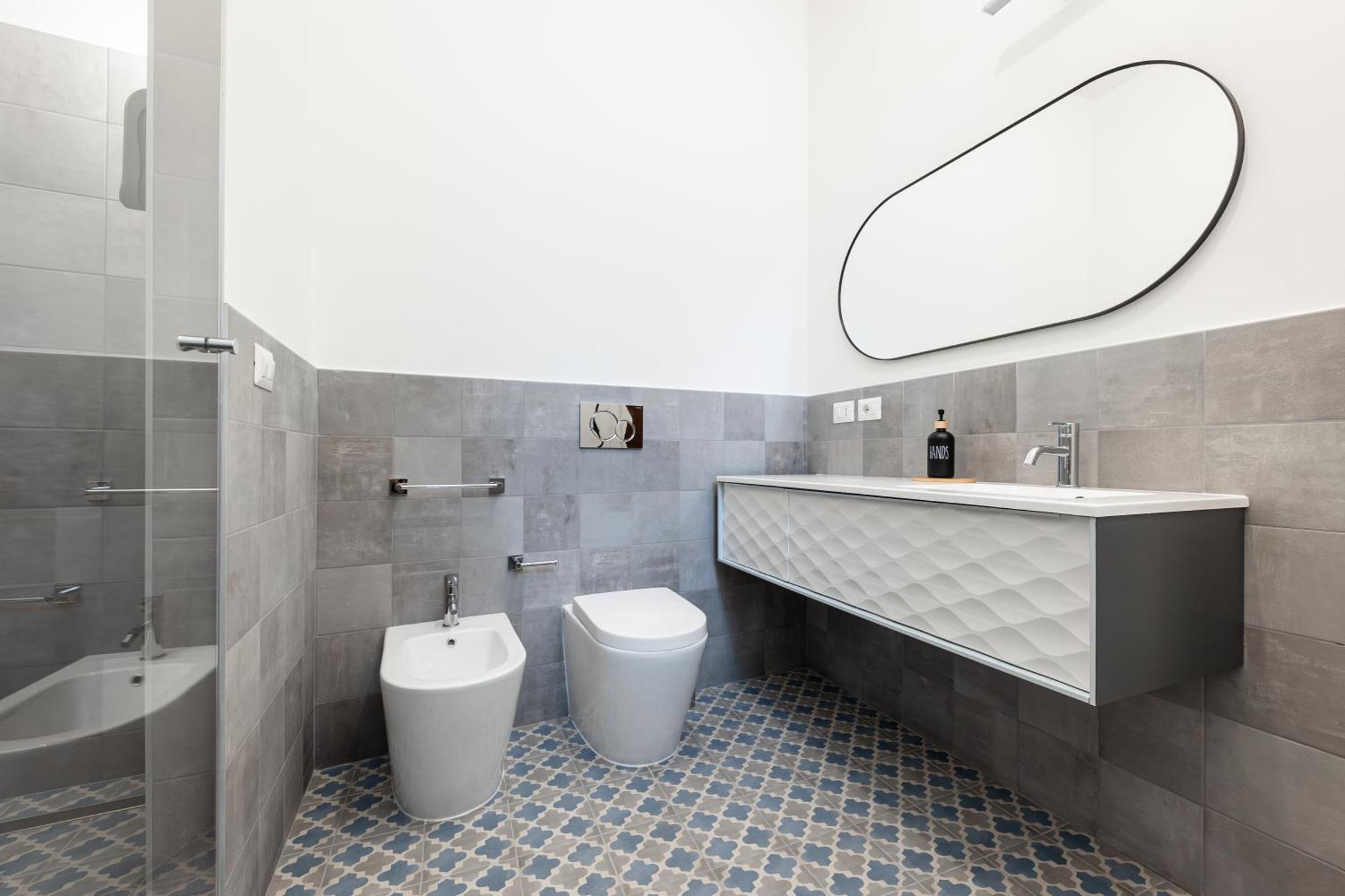 5' From Metro Lima, Design Milano