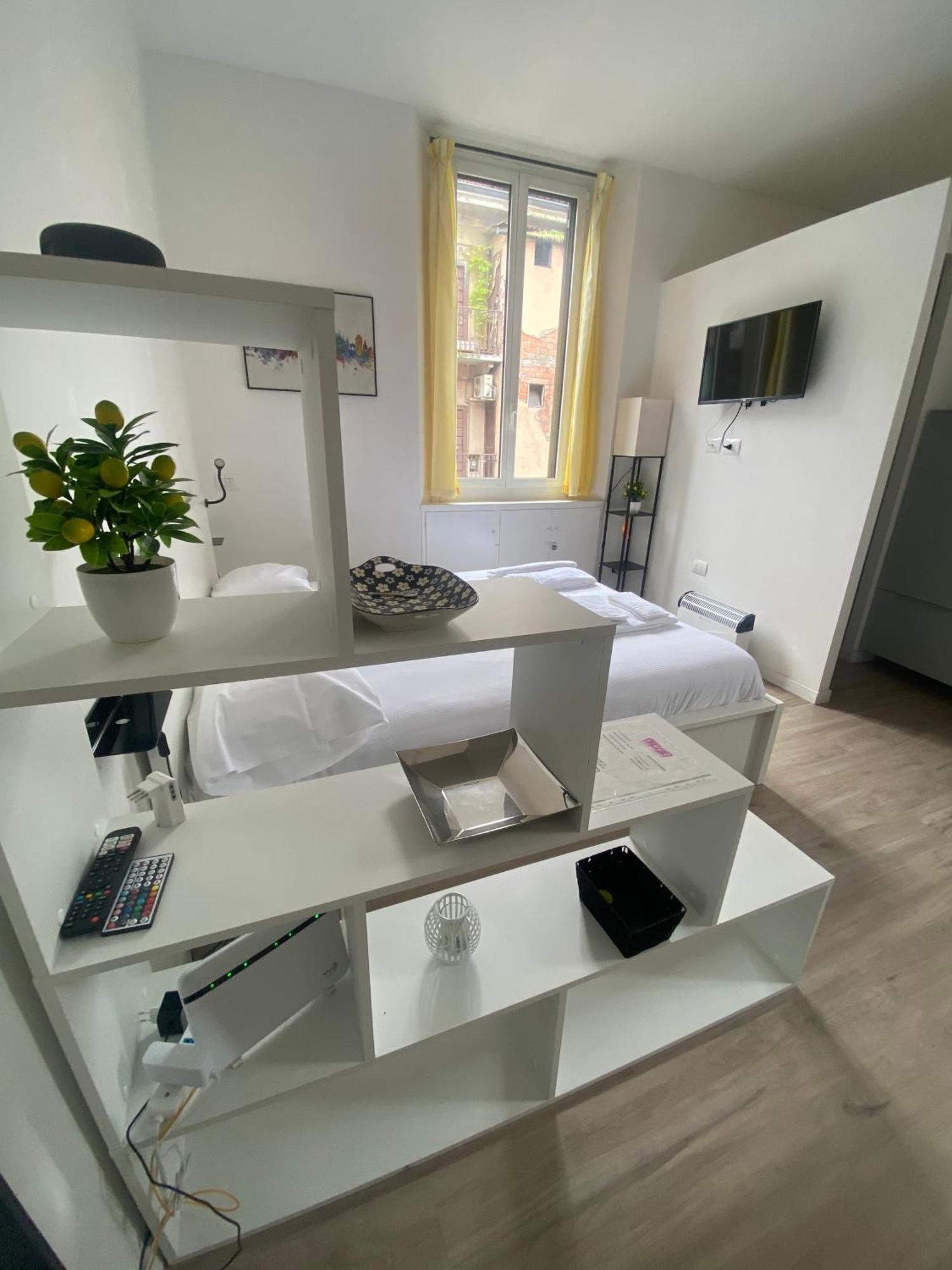 Bright 21 Station Apartment *