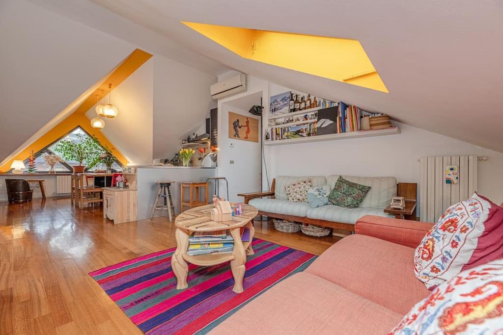 The Colorful Nest Apartment *