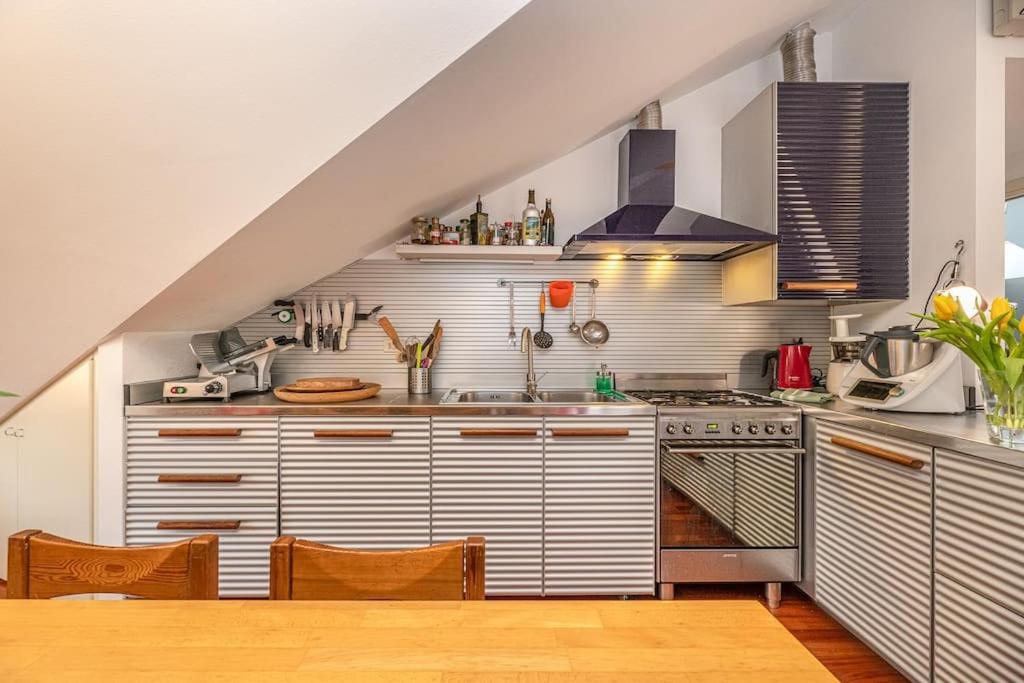 The Colorful Nest Apartment