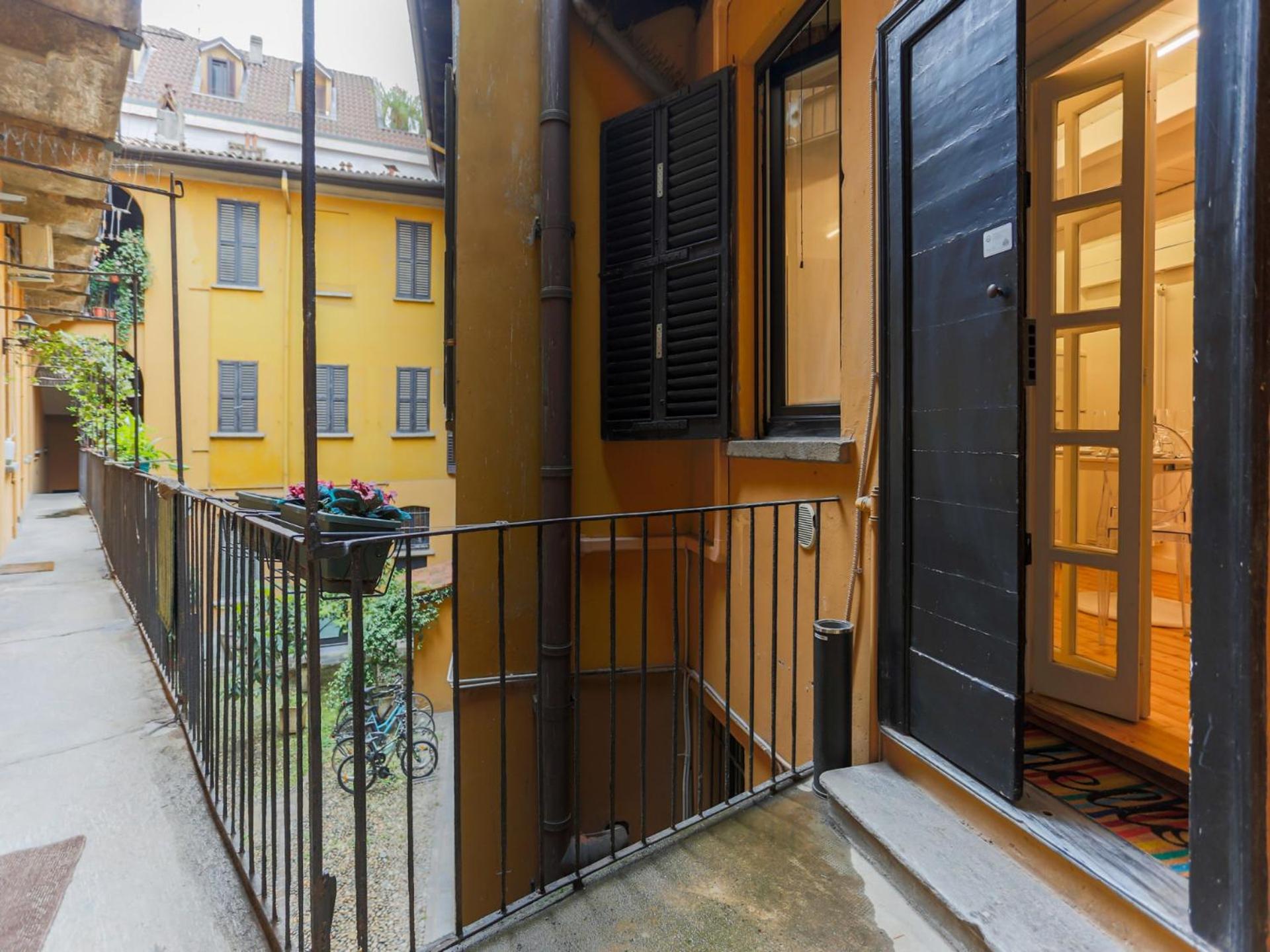 The Rent - In Crocetta Apartment