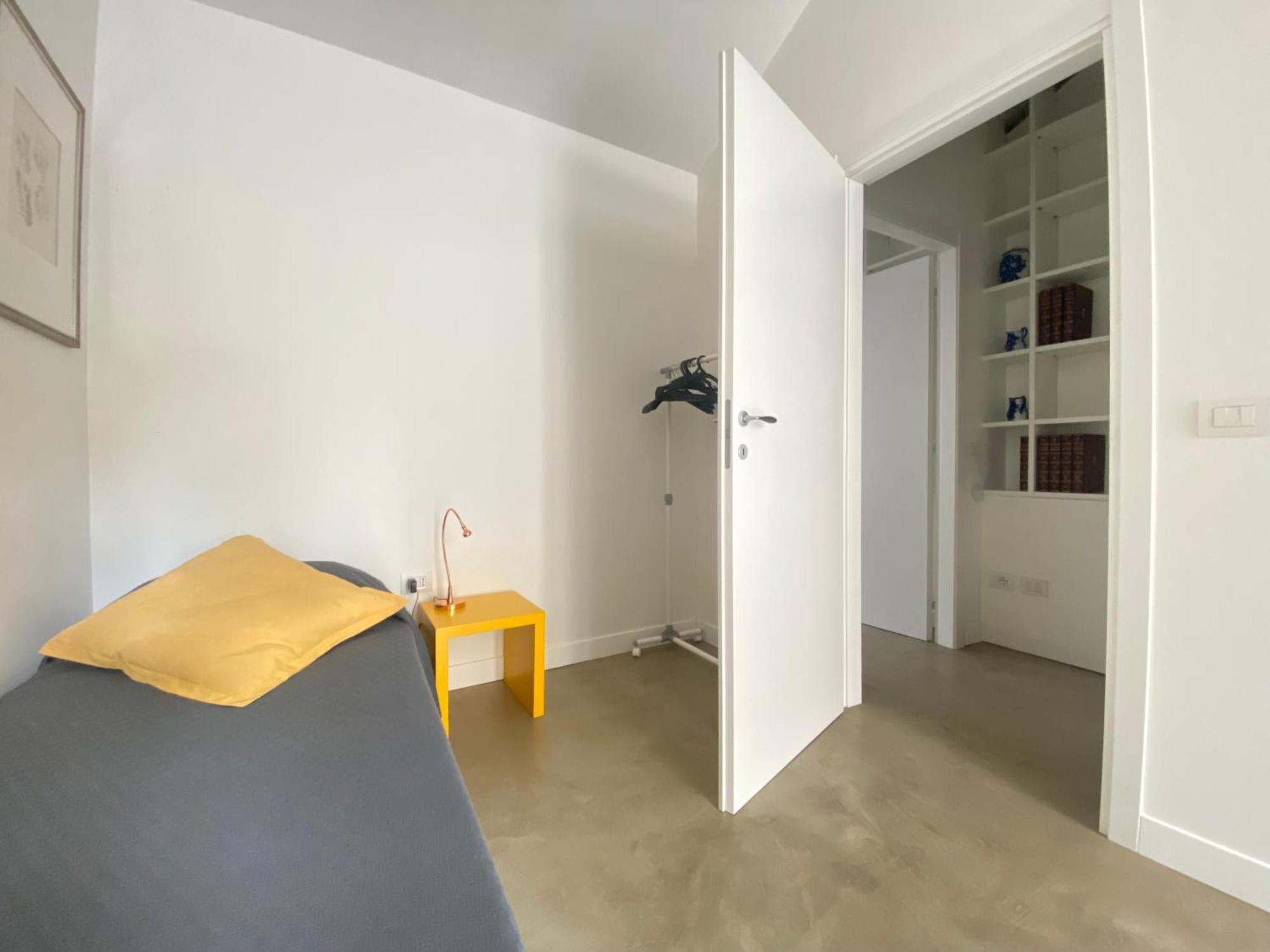 Sant Ambrogio With Private Terrace In Shared Flat *