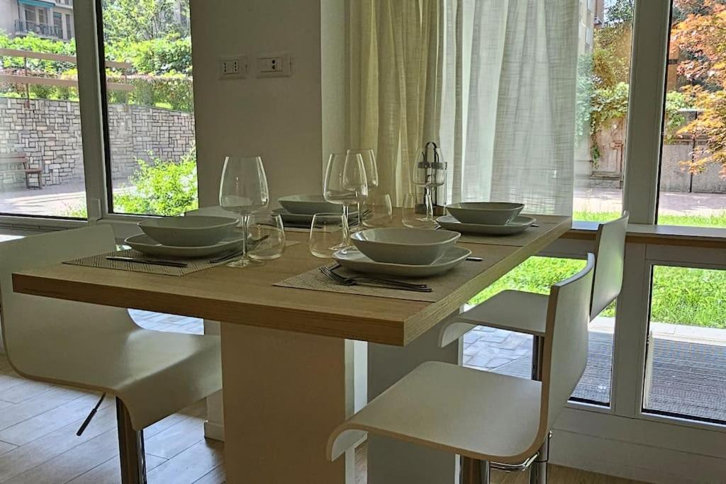 Urban De Angeli, 7 * Milaan