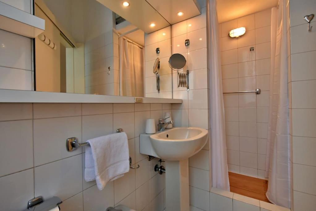 Apartment The Navgl, Downtown Milano! Milan
