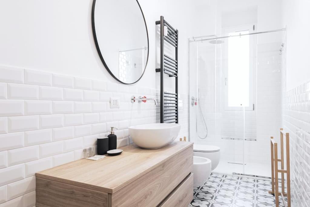 Easylife - With Balcony Near Navigli * Milano