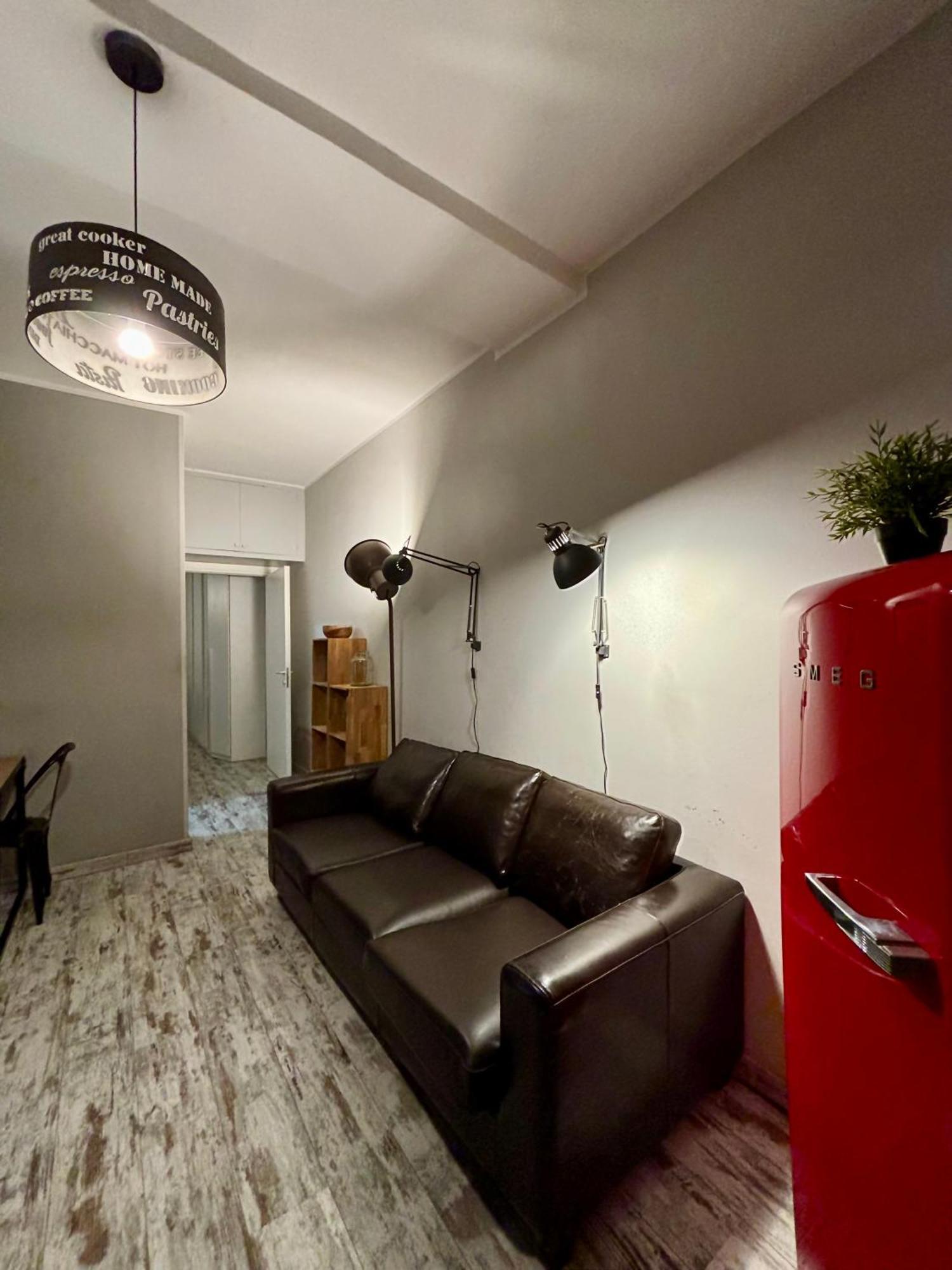 Apartment In Garibaldi Station And Self Check In 4 People *