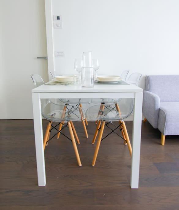 Corso Vercelli Cozy Modern Flat *