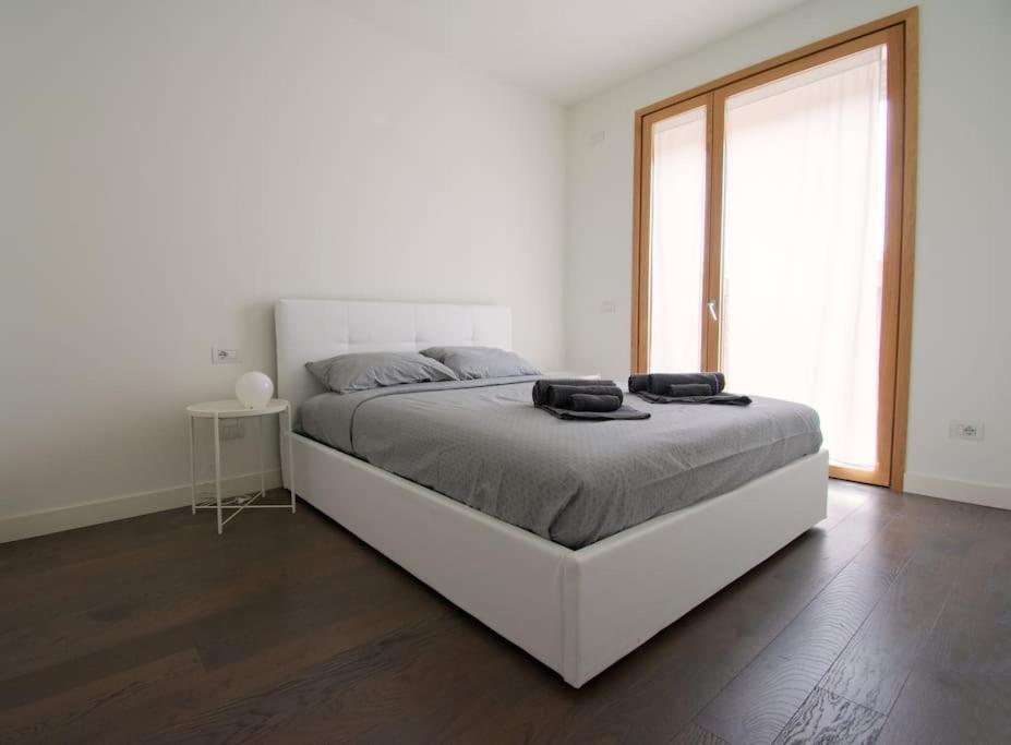 Corso Vercelli Cozy Modern Flat *