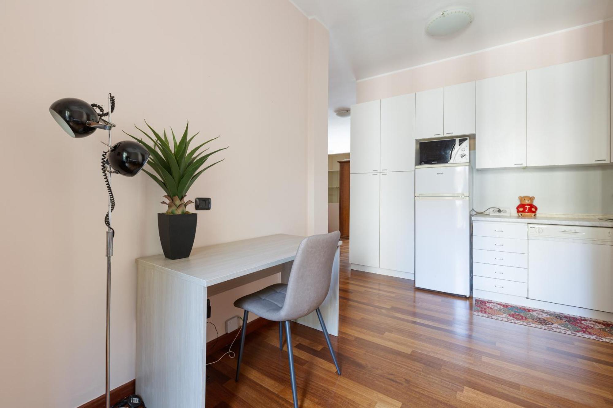 Porta Romana Cozy With Balcony Milaan