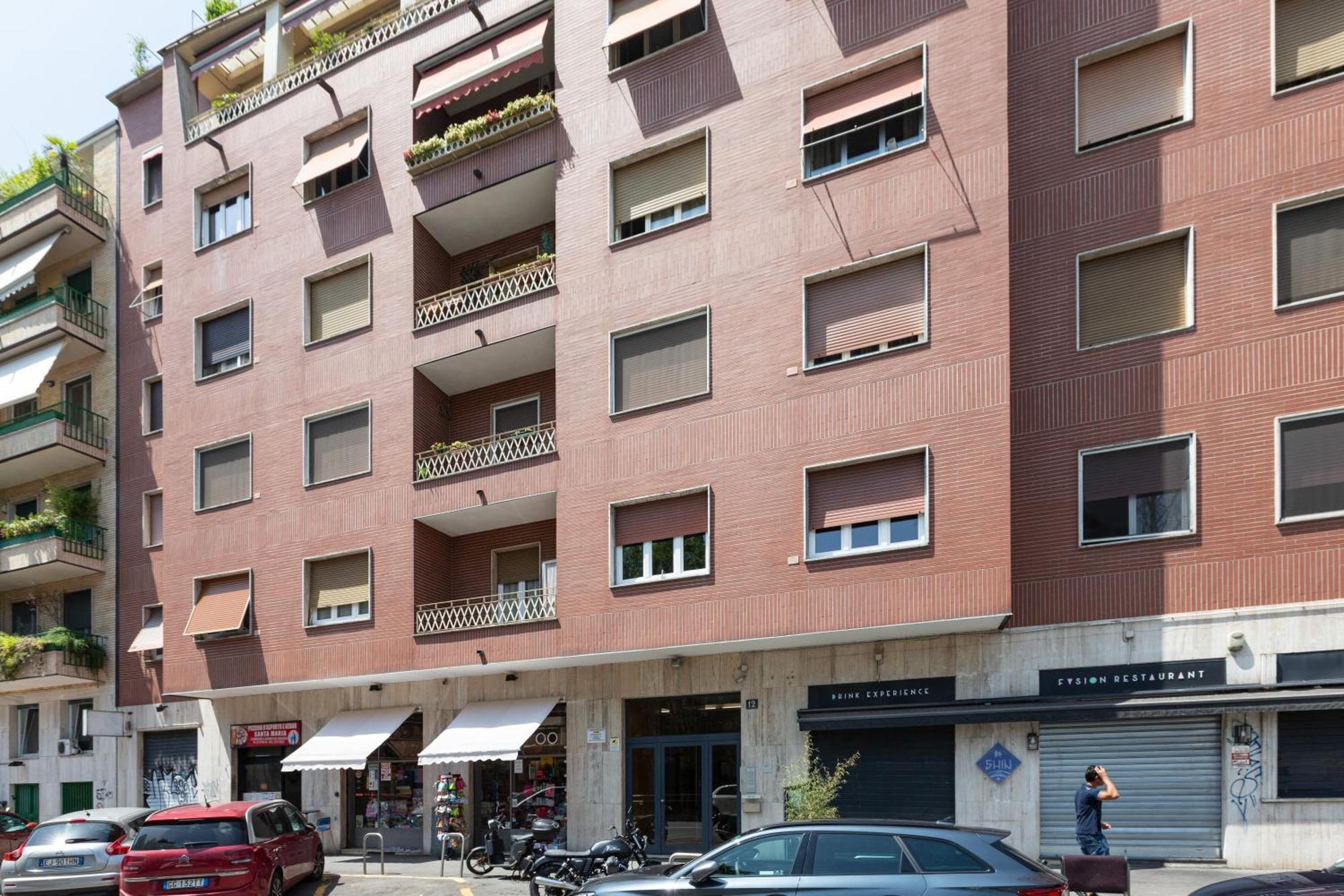 Porta Romana Cozy With Balcony Appartement *