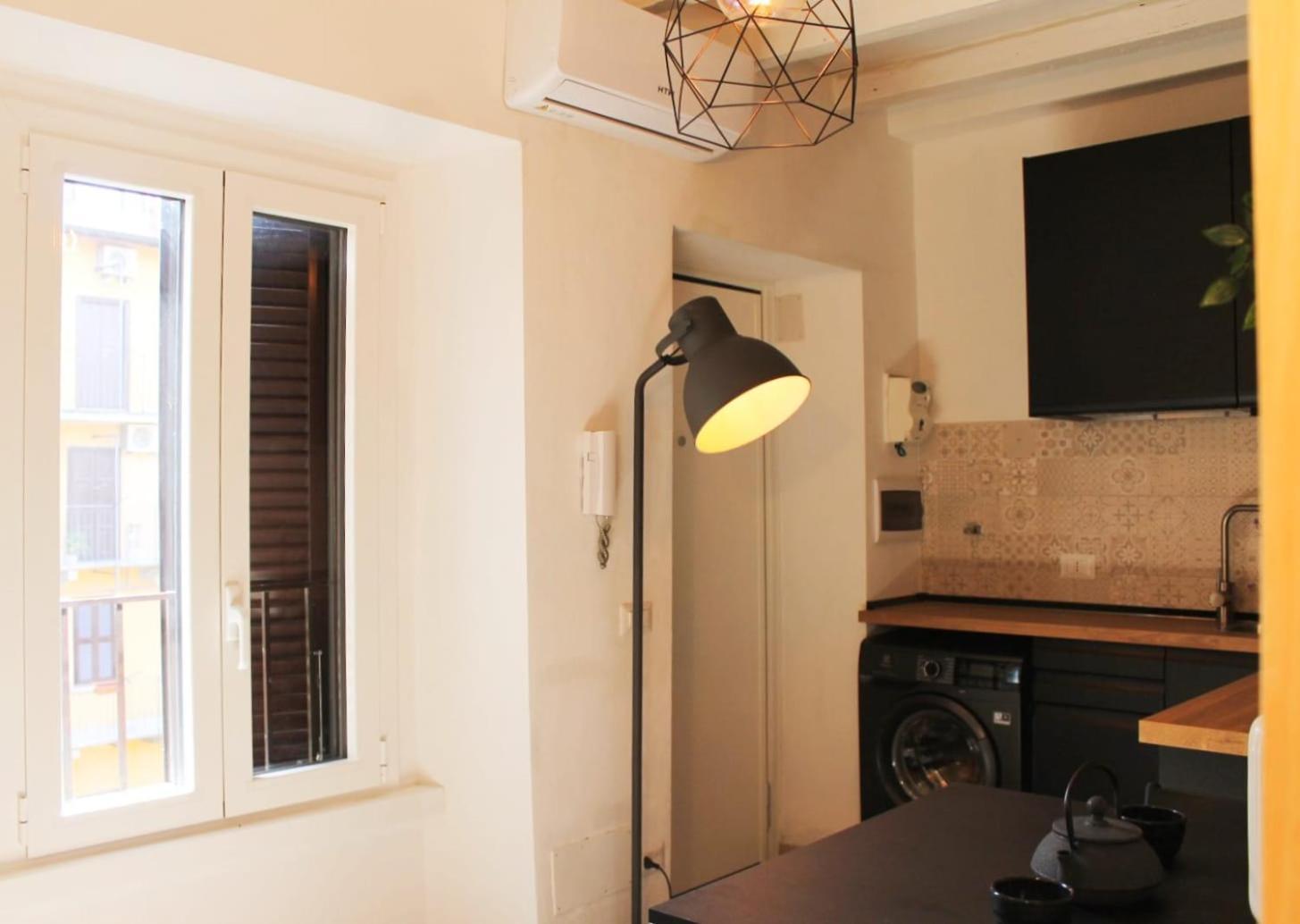 Apartment Yr - Ticinese Milan