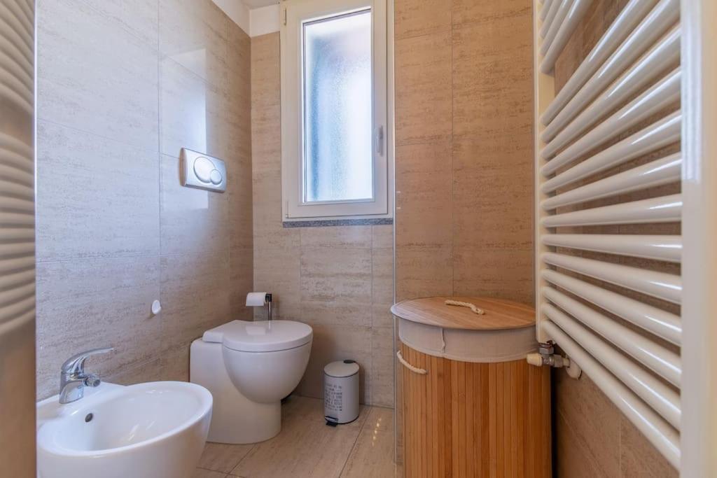 Unique & Strategic Flat, 50m From M4 Station Lejlighed