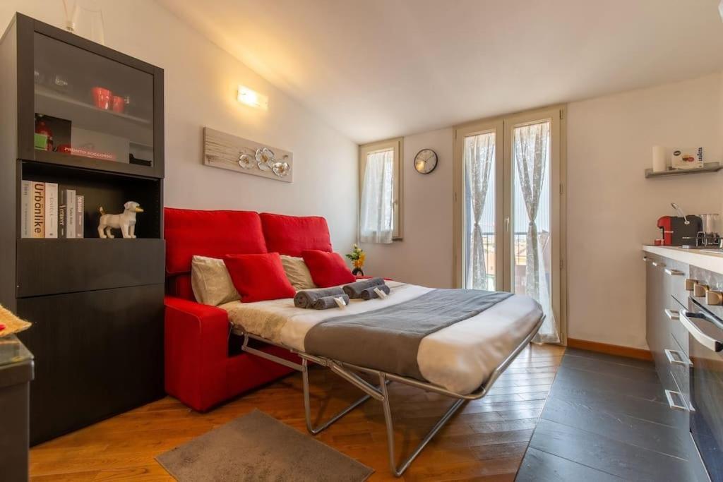 Unique & Strategic Flat, 50m From M4 Station * Milano