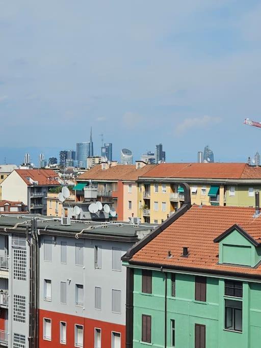 Unique & Strategic Flat, 50m From M4 Station Lejlighed