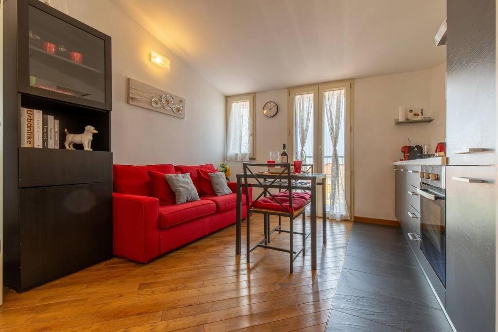 Unique & Strategic Flat, 50m From M4 Station Lejlighed