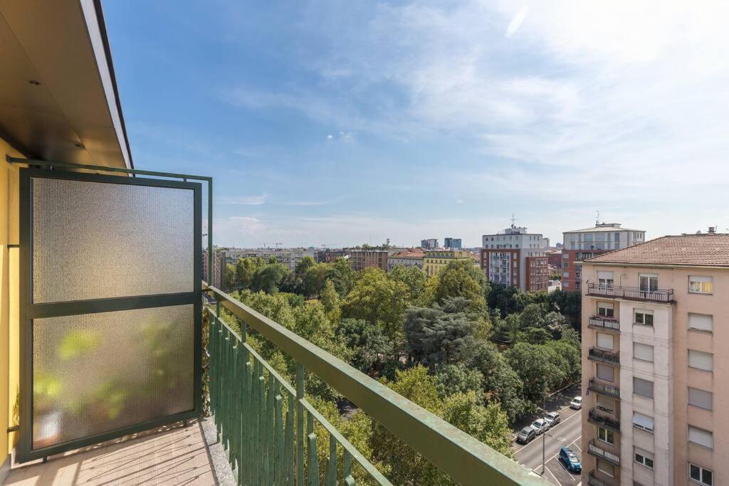 Unique & Strategic Flat, 50m From M4 Station Lejlighed