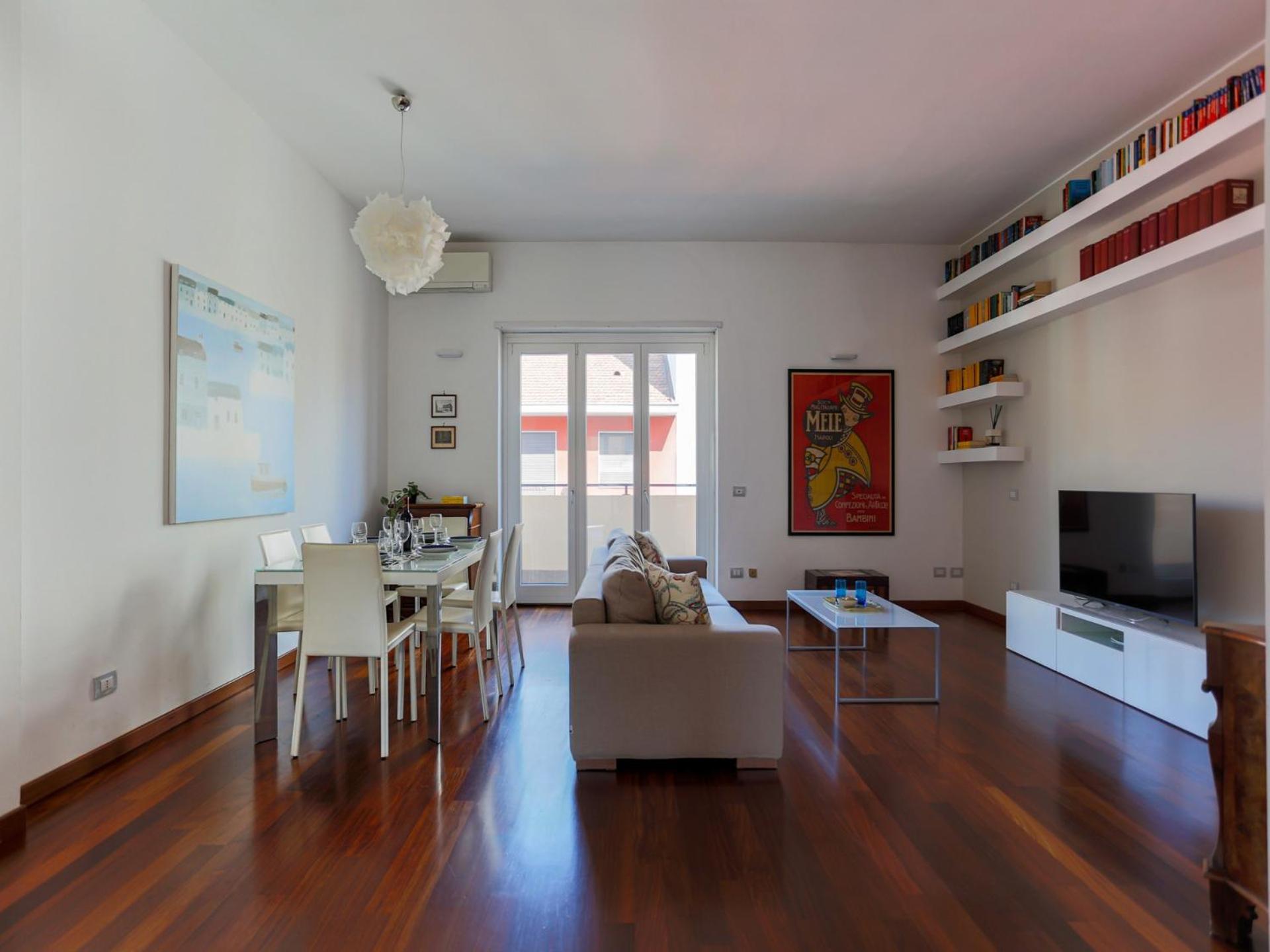 The Rent - Spacious And Renovated Multi-room In The Missori Area Milaan