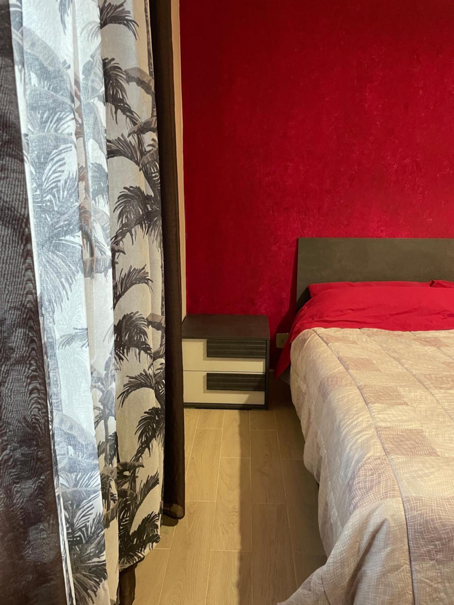 The Red Apartment2 Bed & Breakfast *