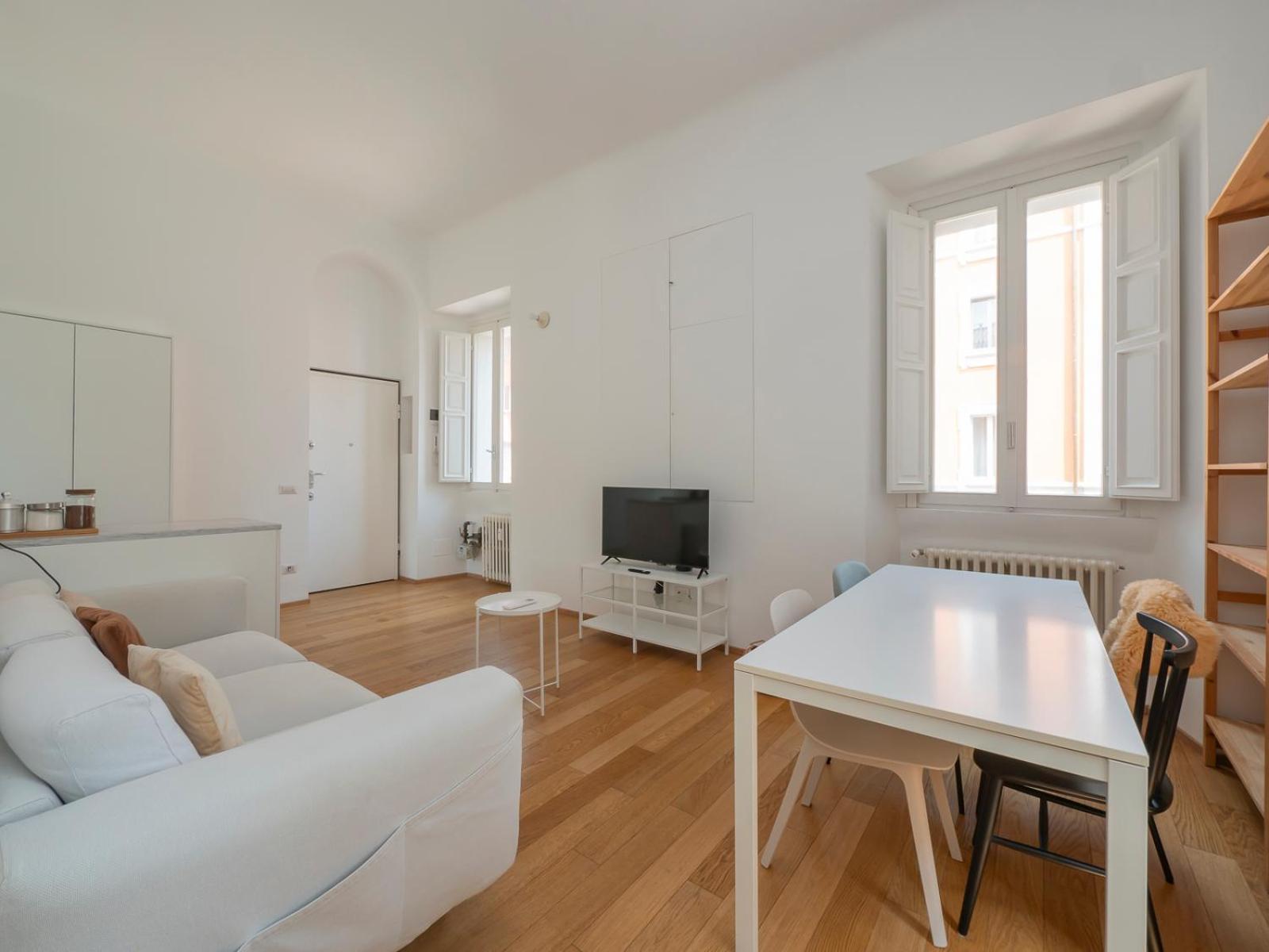 Xenia - Attic In Chinatown * Milano