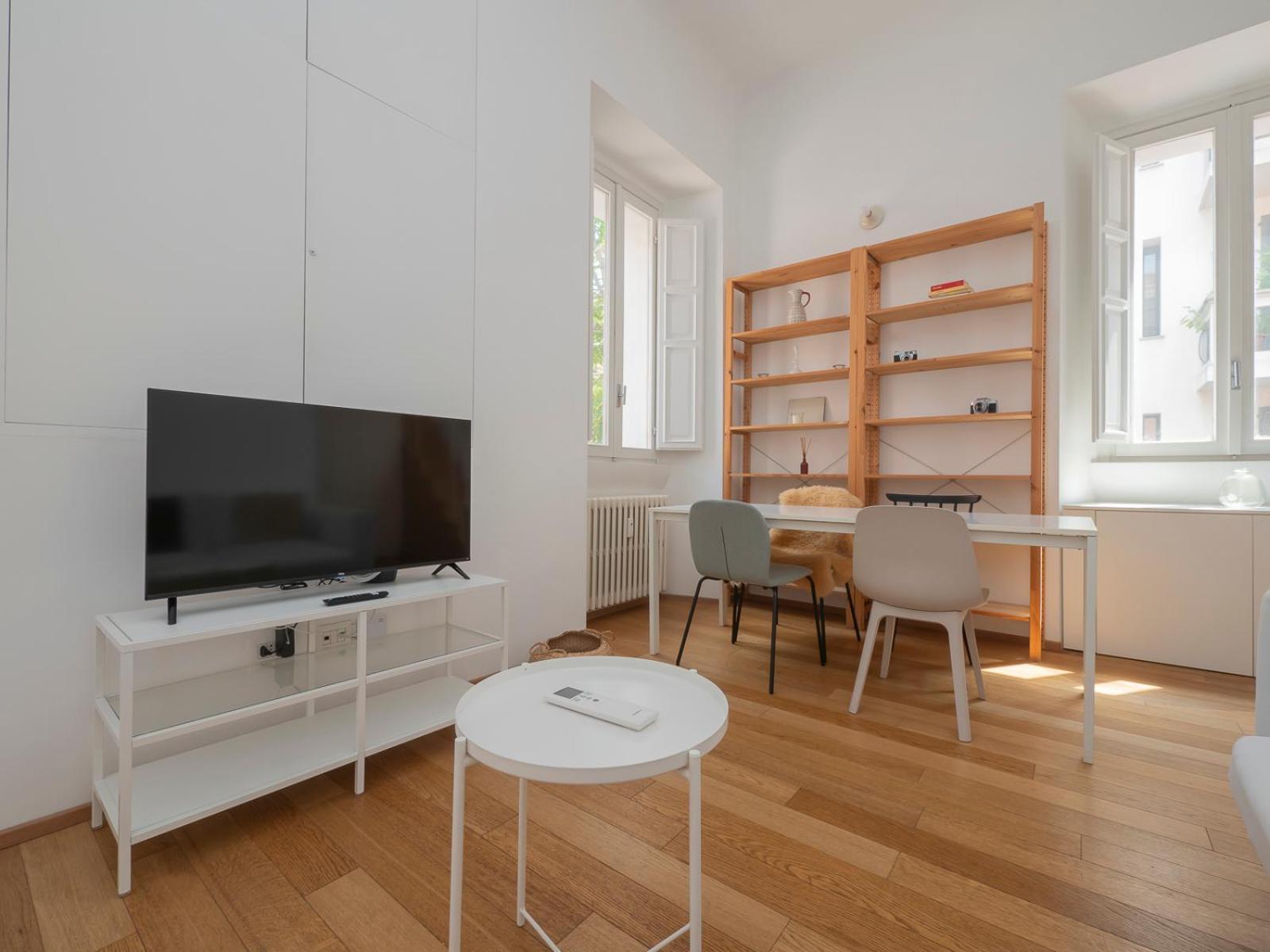 Xenia - Attic In Chinatown Milano