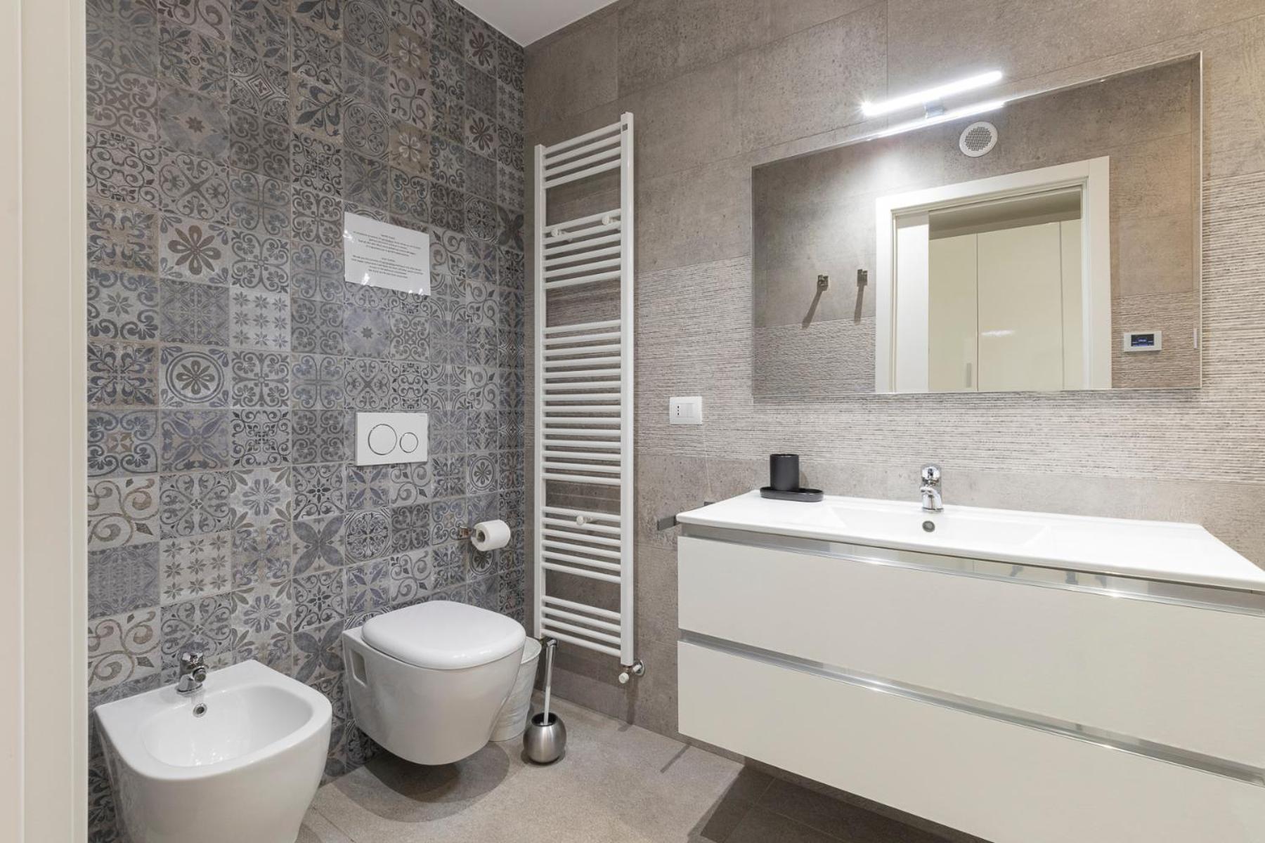 Xenia - Modern Three-room In Moscova Area Milano