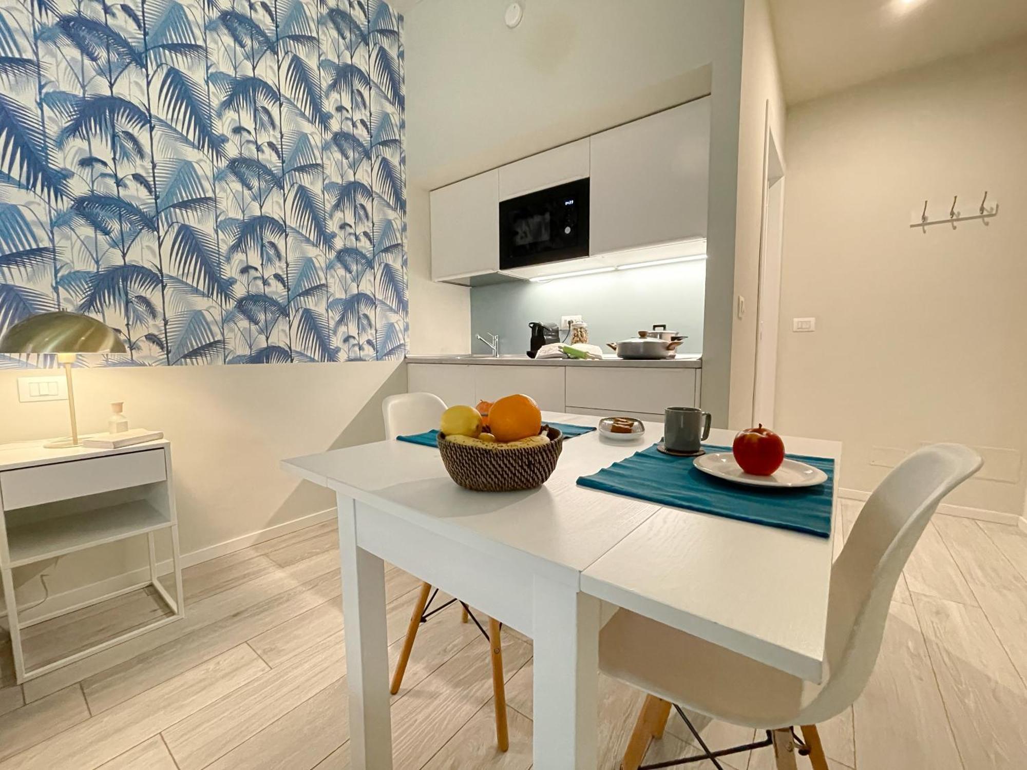 Apartment Blue Palm Jungle Self Checkin Design