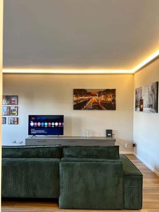 Stadio Fiera Ampio E Luminoso Con Balcone Apartment Mailand