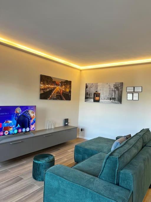 Stadio Fiera Ampio E Luminoso Con Balcone Apartment Mailand