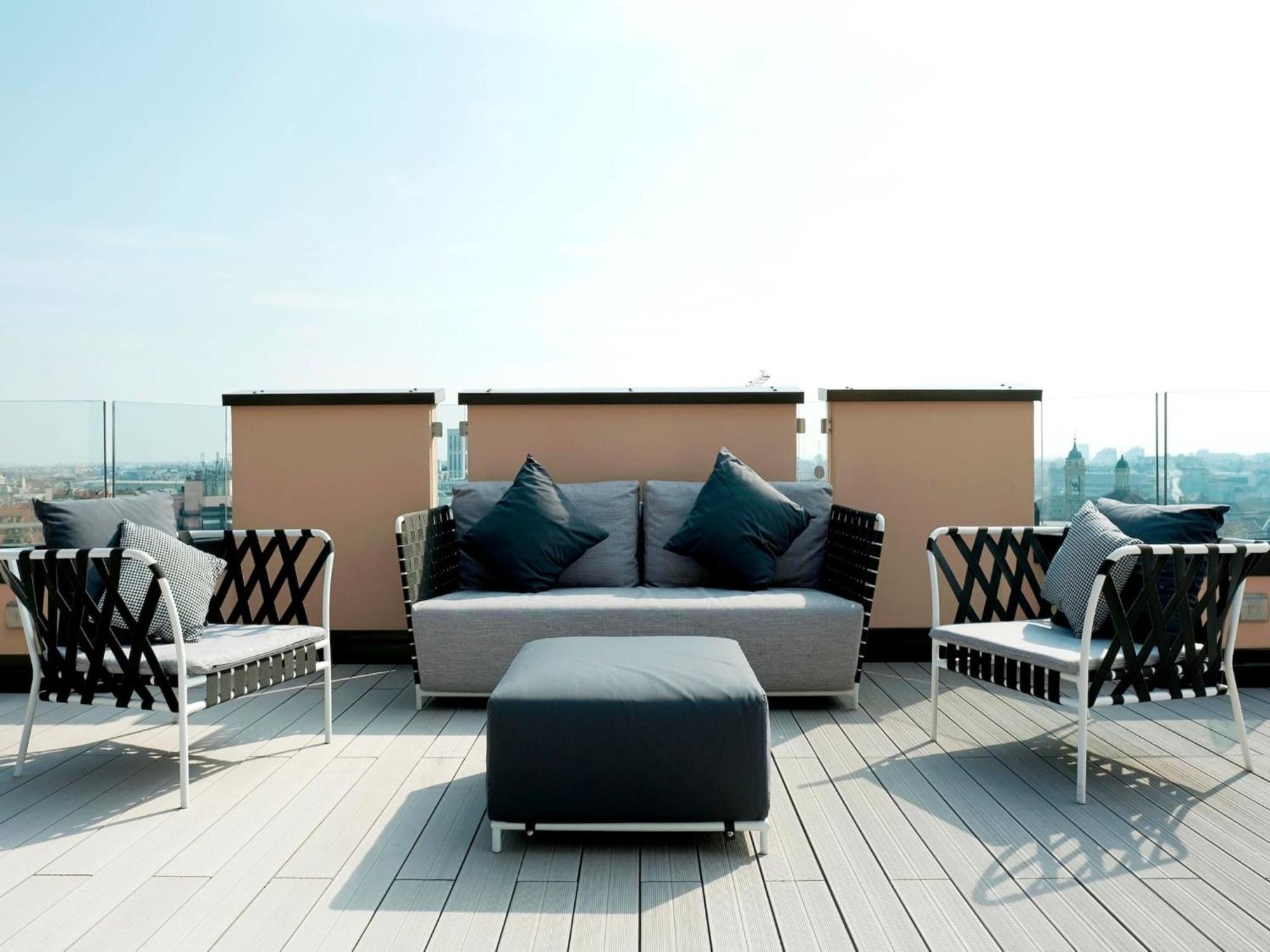 With Shared Terrace Appartamento *