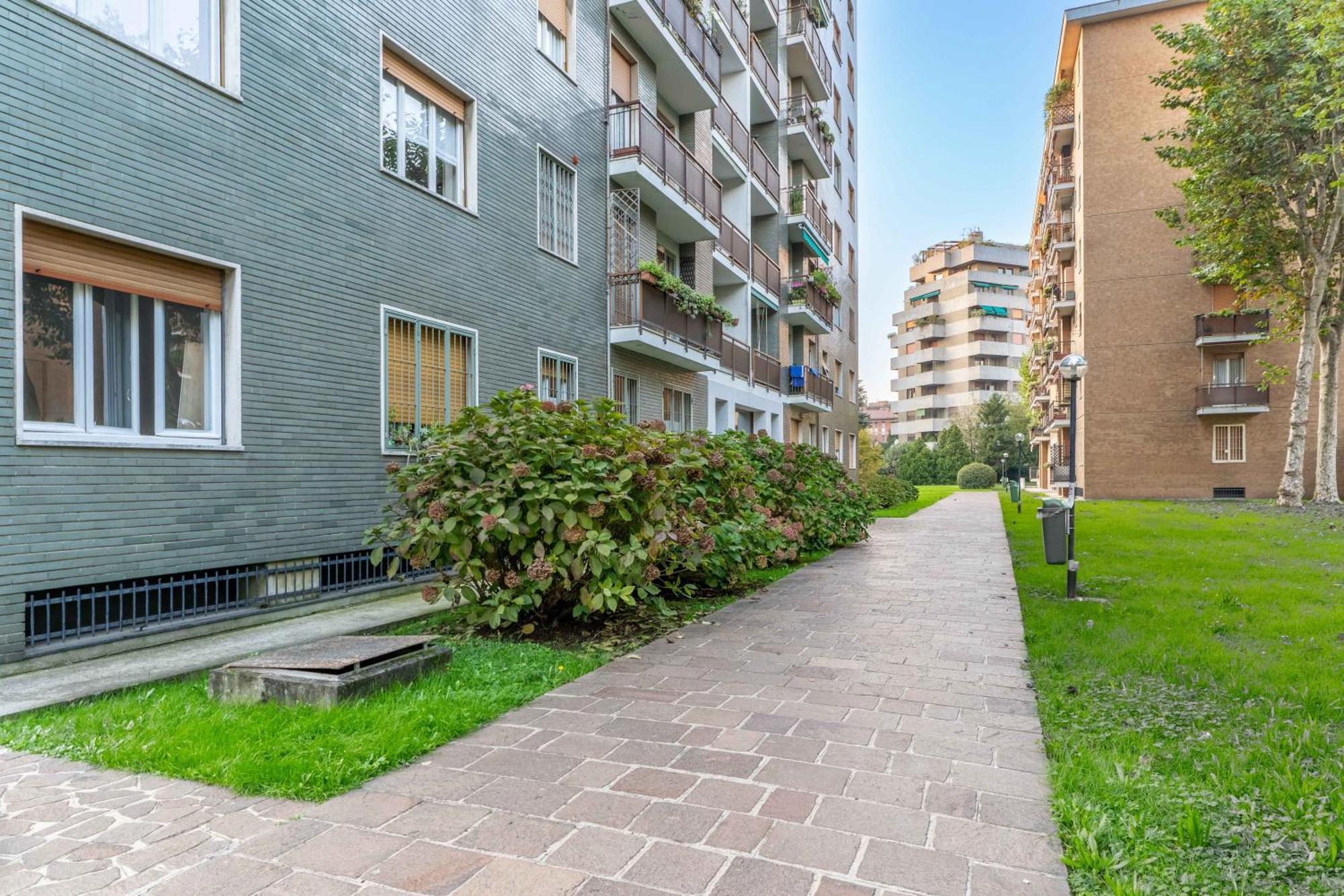 House San Siro M5 2 Netflix * Milano