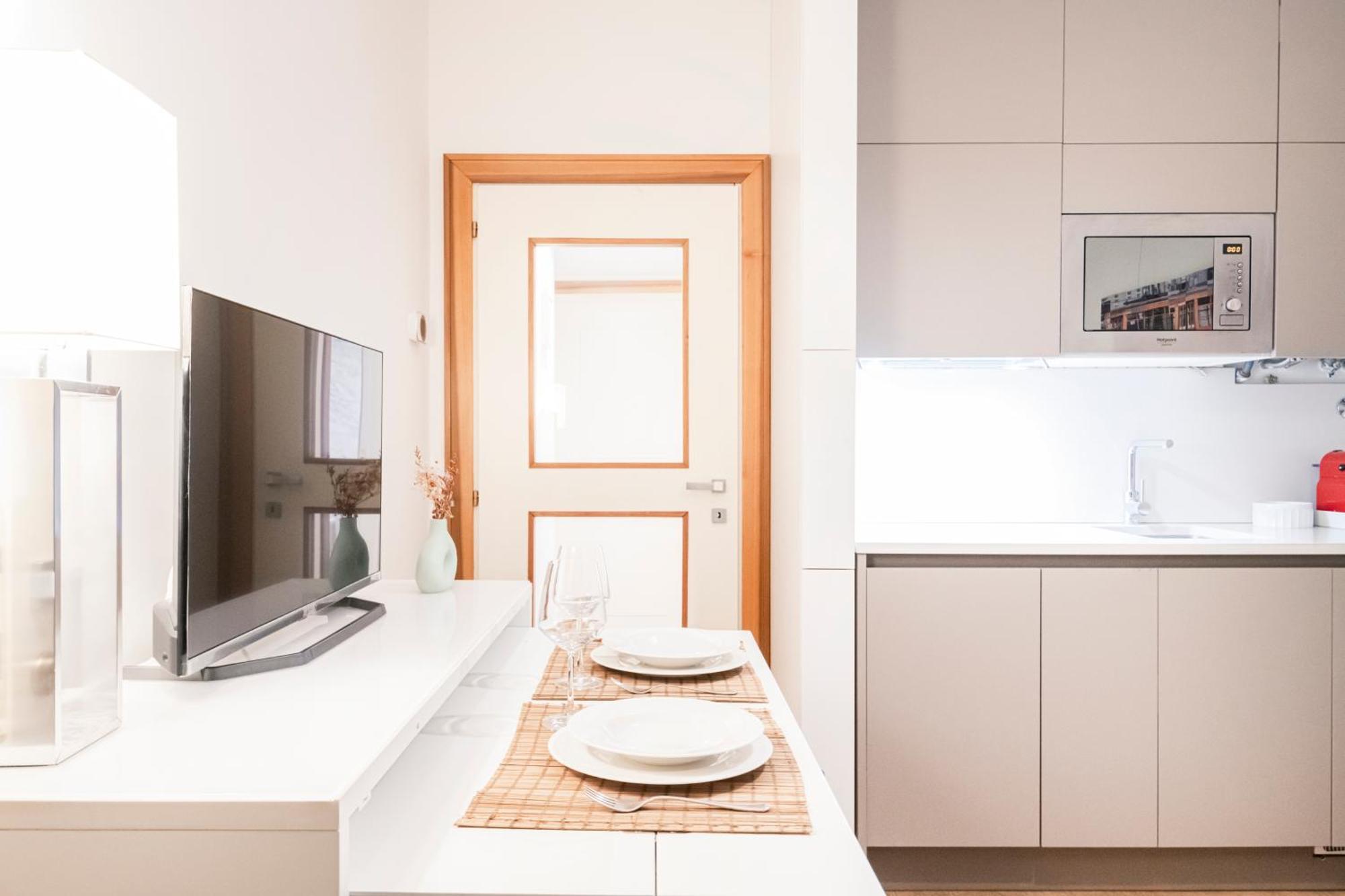 Cozy Flat At Colonne Di San Lorenzo By Easylife