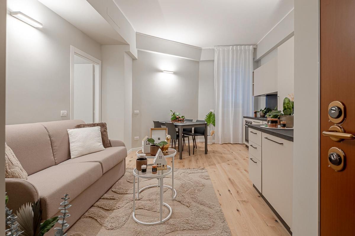 Leilighet New! Duomo-san Siro - Super Cute Modern Apt, 15mins To Duomo!