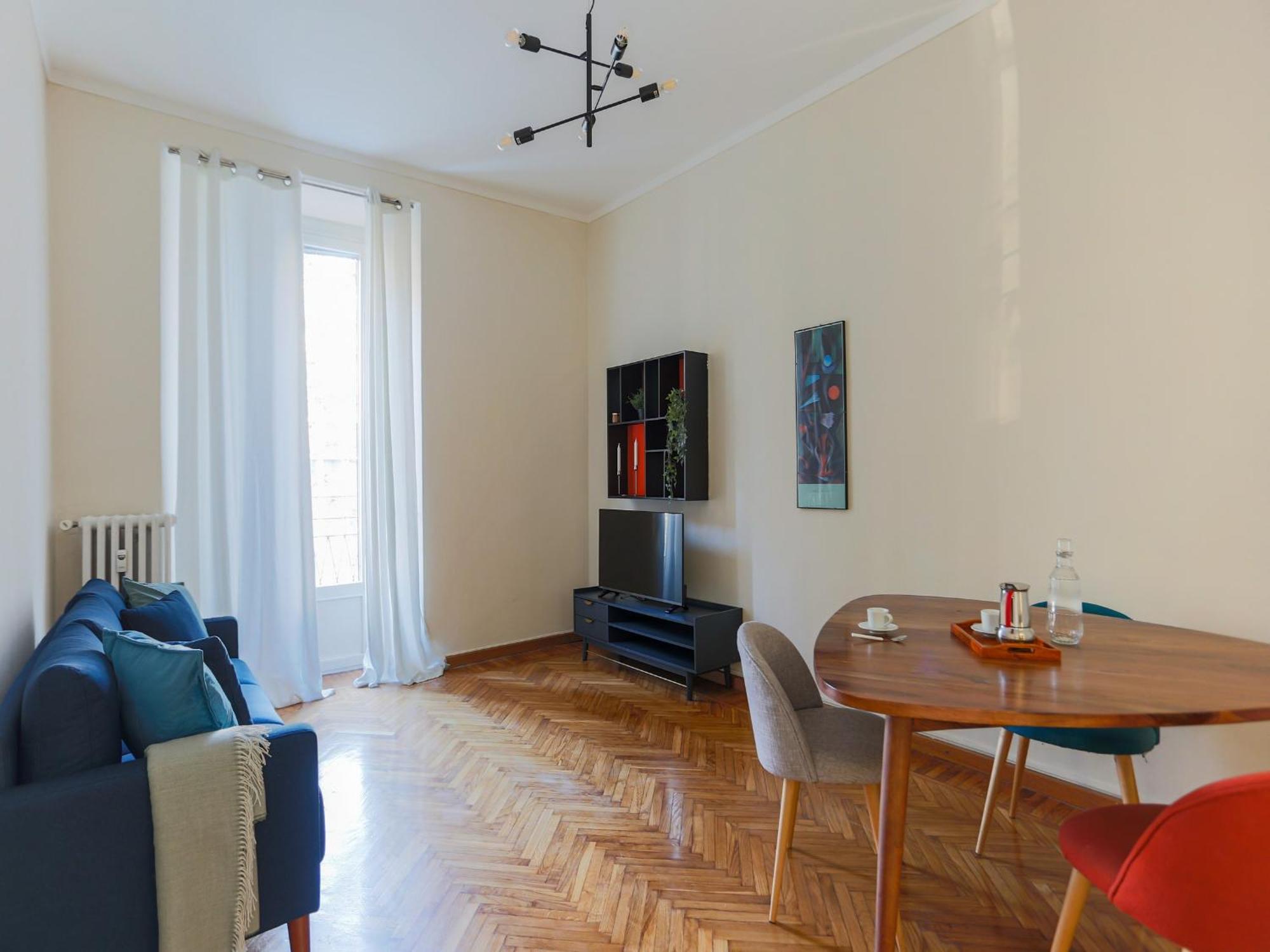 The Rent - Bright One Bedroom With Balcony In Moscova Appartement