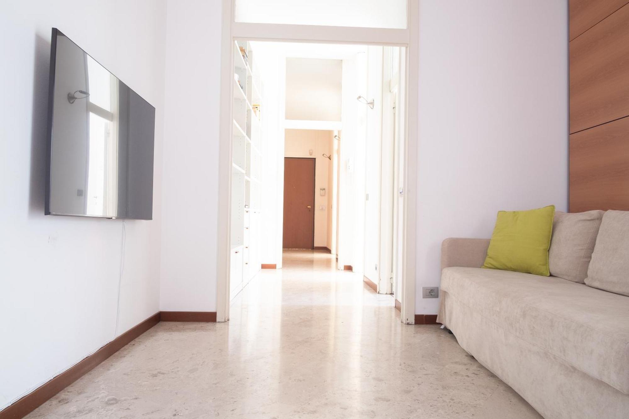 Quiet Arco Della Pace Apartment *