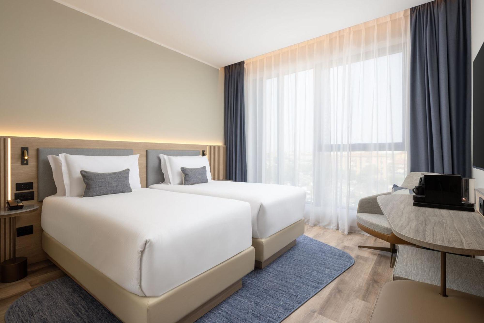 Courtyard By Marriott Linate Hotell 4*
