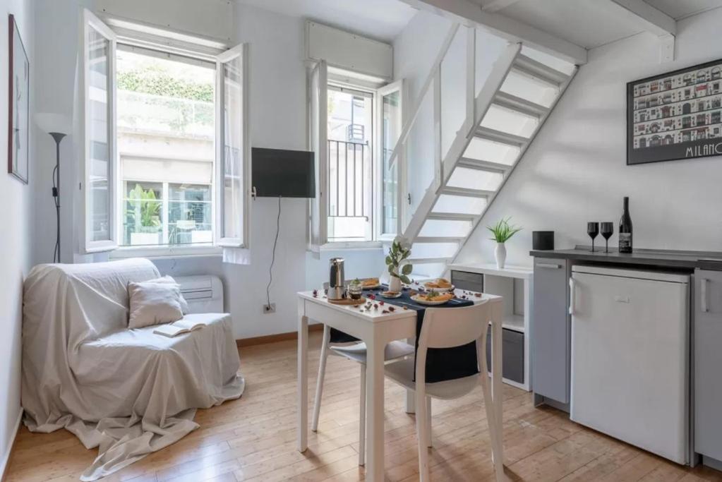 Two-room San Babila Appartamento
