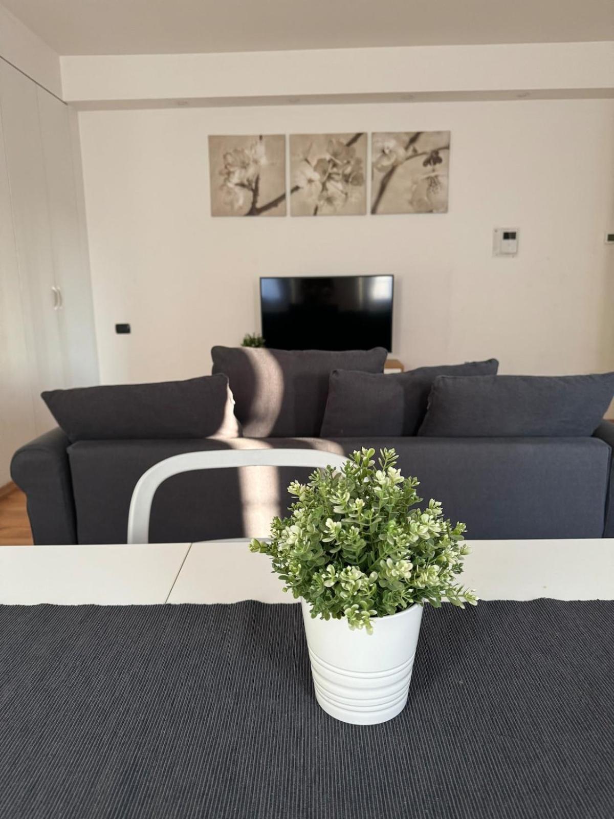Design On Navigli Apartment *
