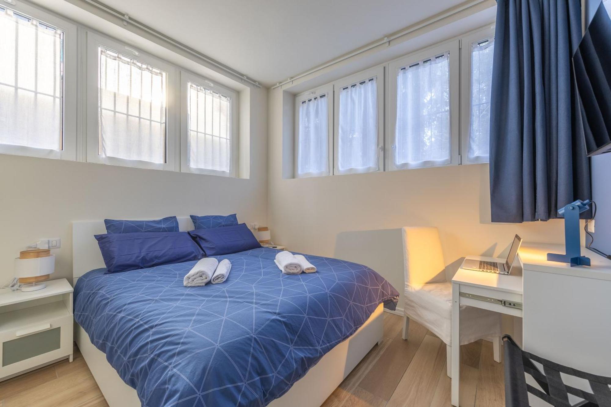 - San Siro Corner, With Private Parking Appartement