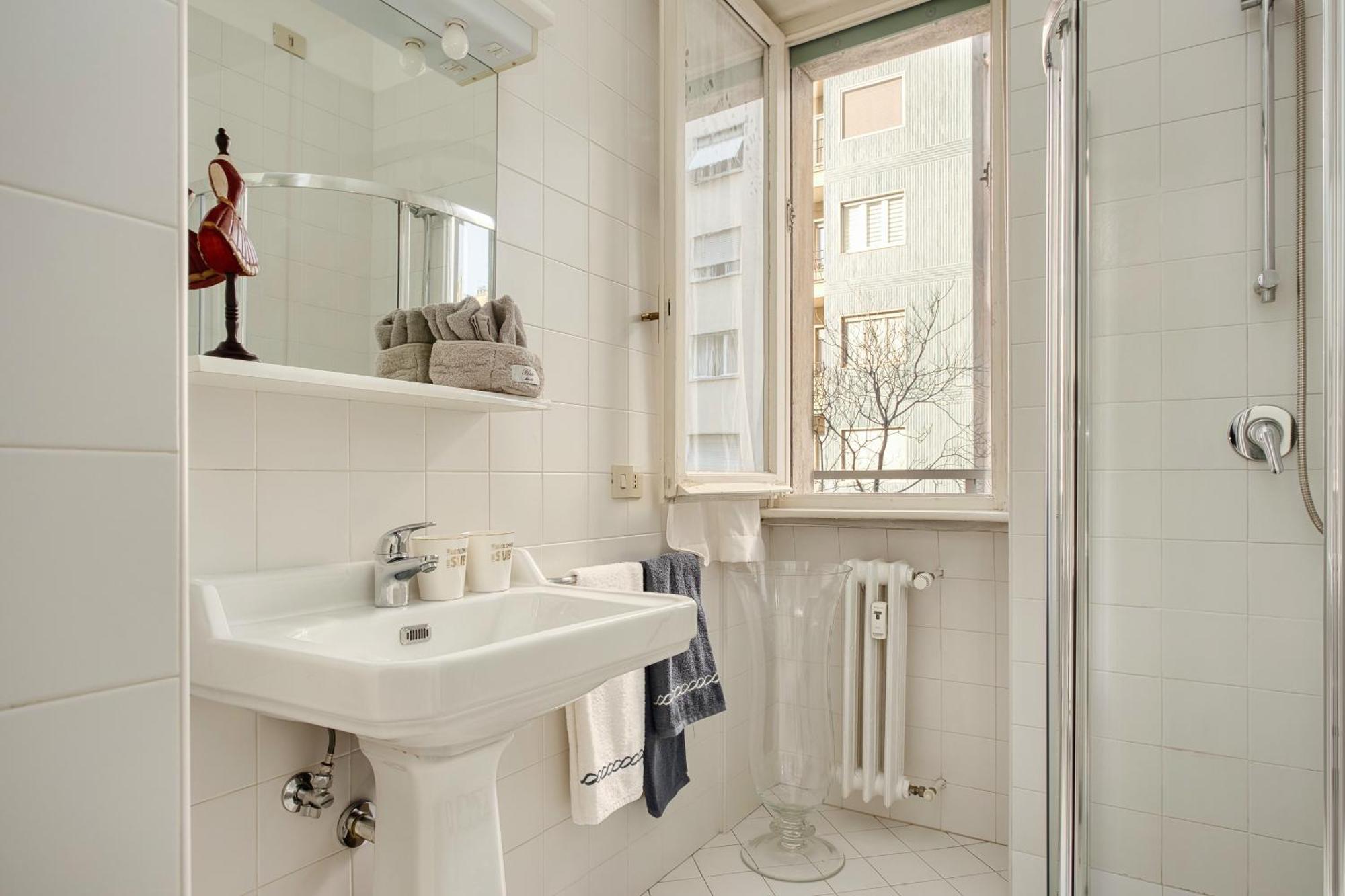 Elegant One-bedroom In Porta Romana * Mailand
