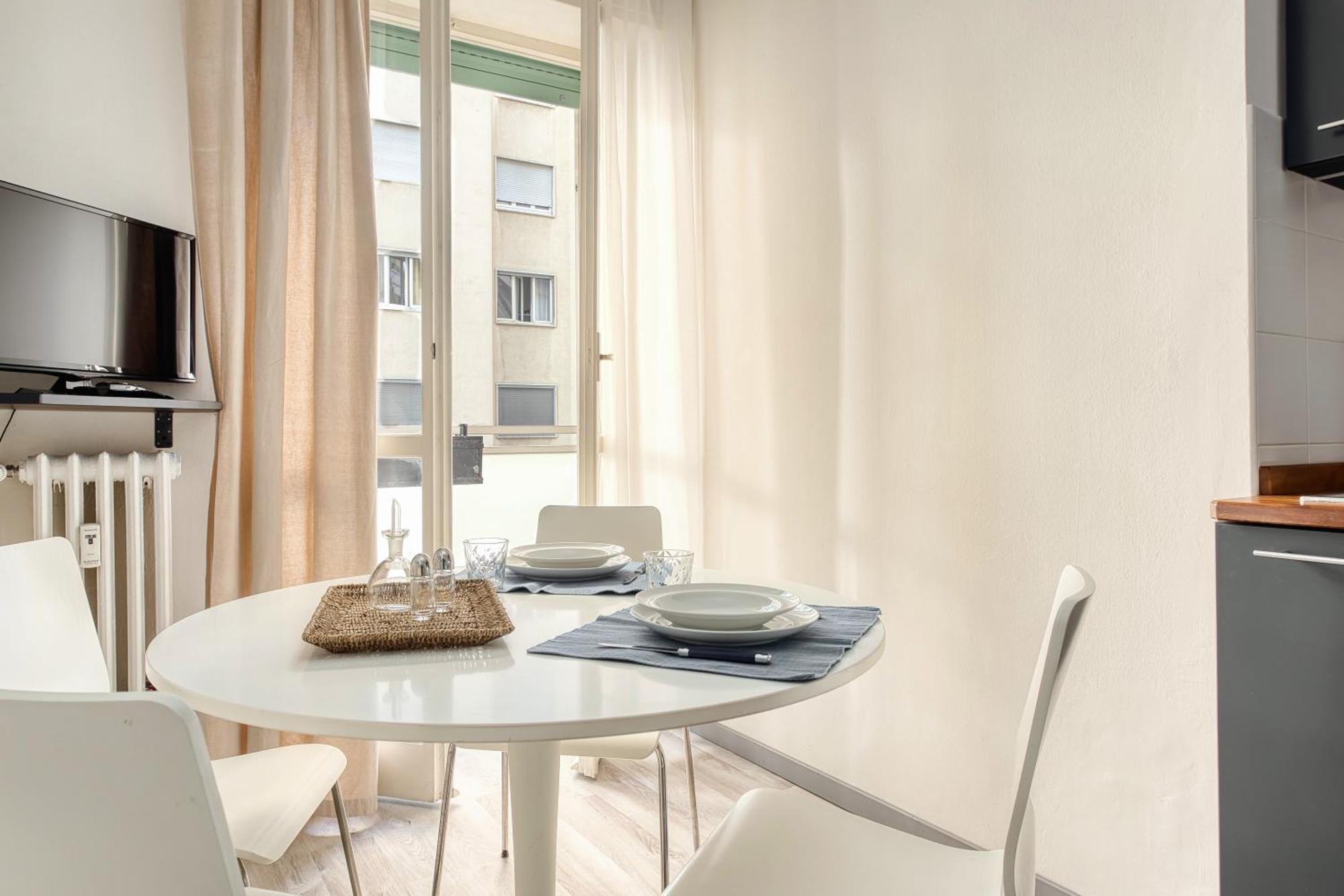 Elegant One-bedroom In Porta Romana