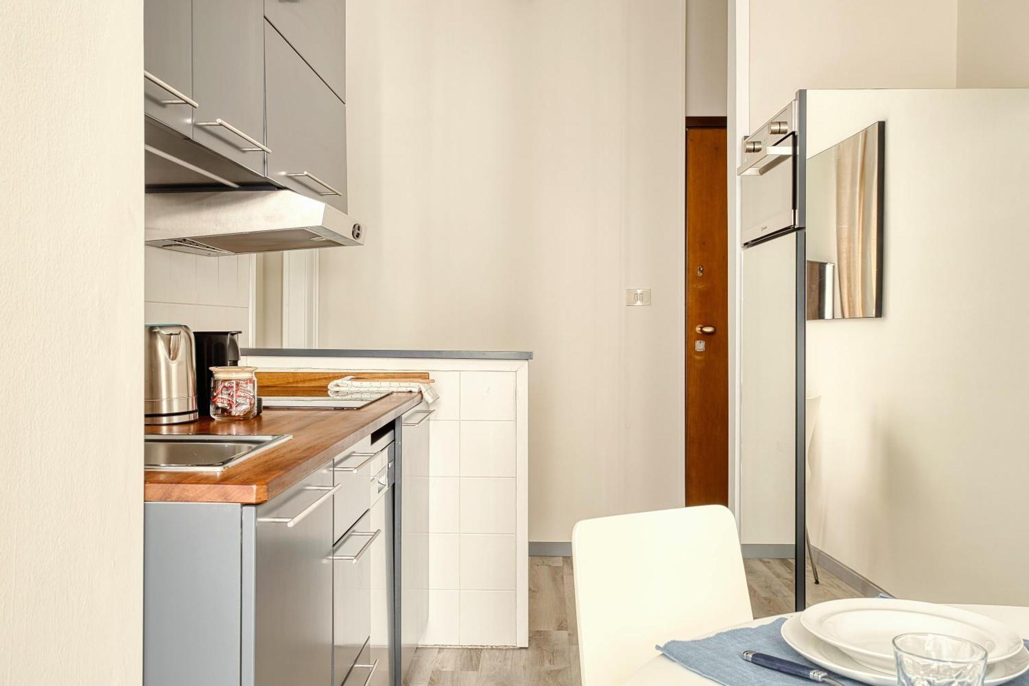 Elegant One-bedroom In Porta Romana Apartment *