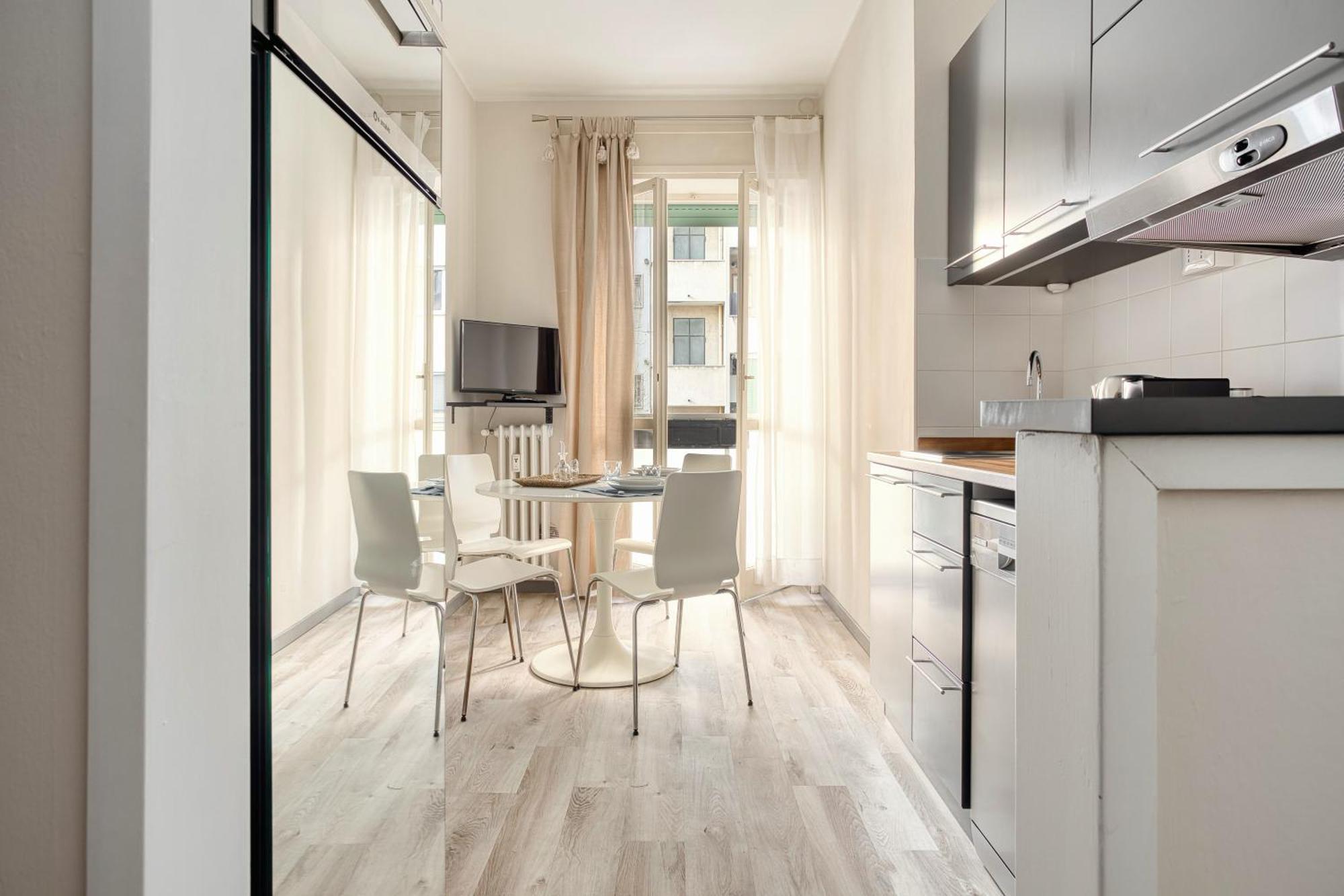 Elegant One-bedroom In Porta Romana *